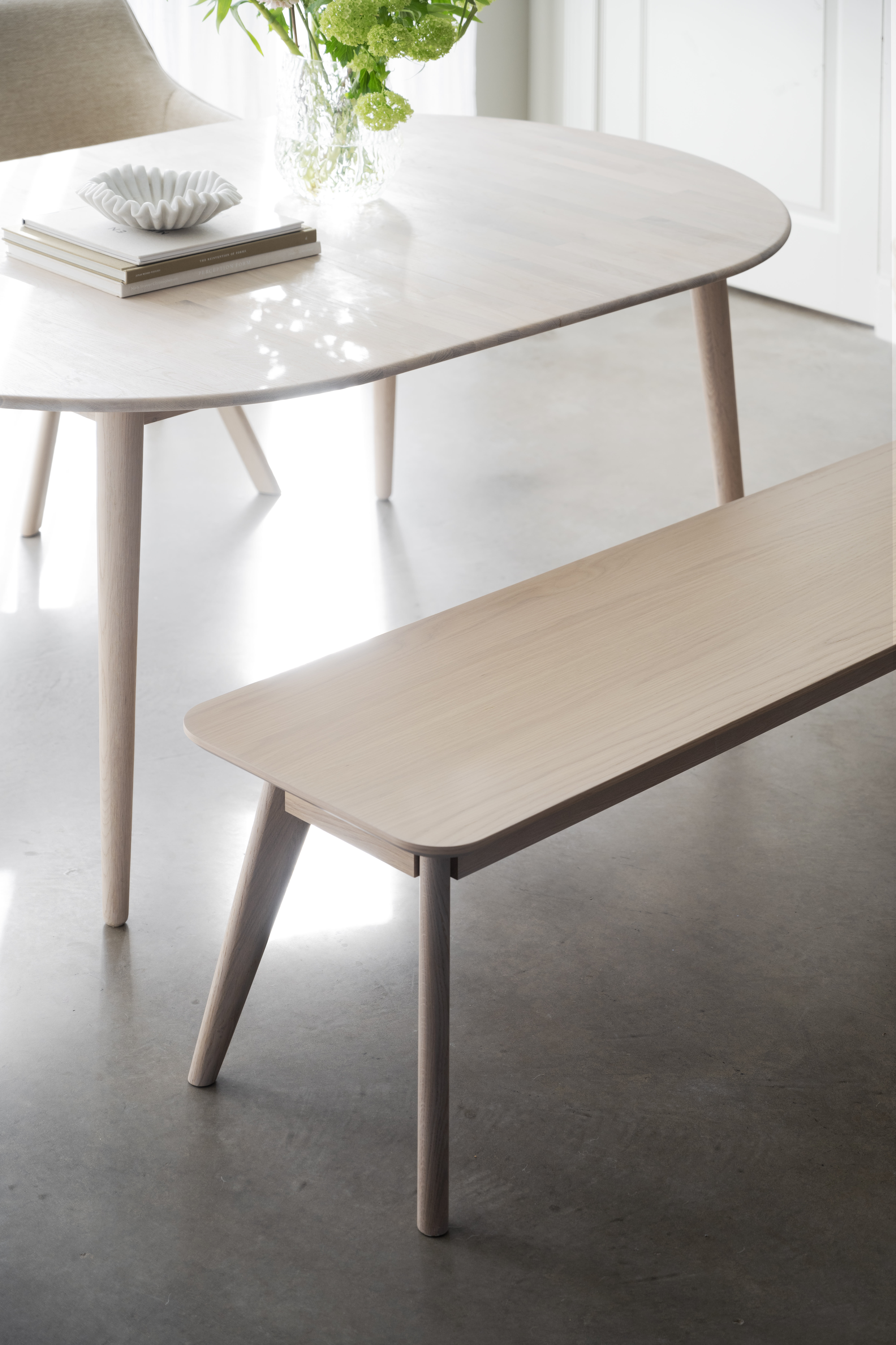 Rowico dining table TYLER