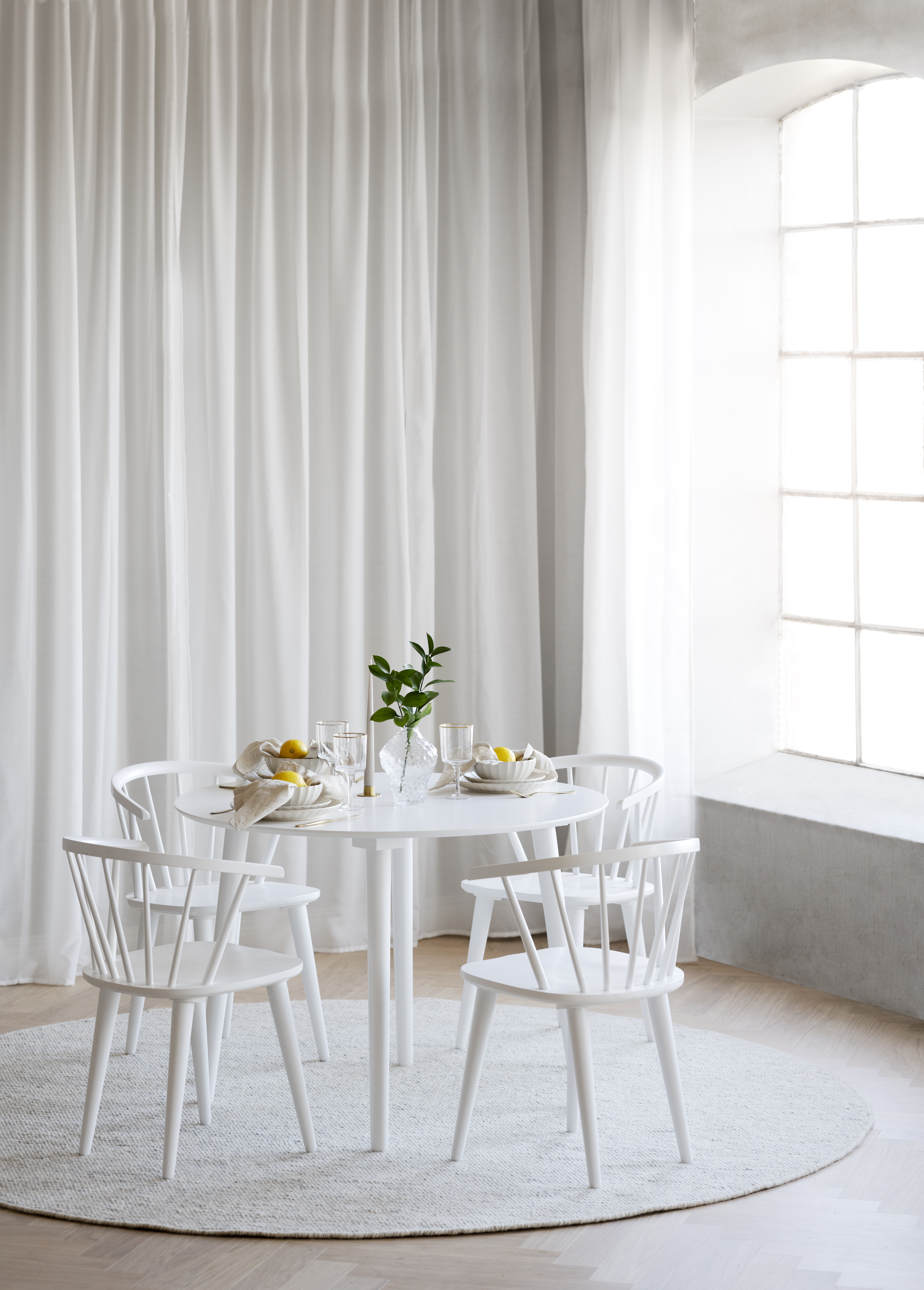 Rowico dining table LOTTA