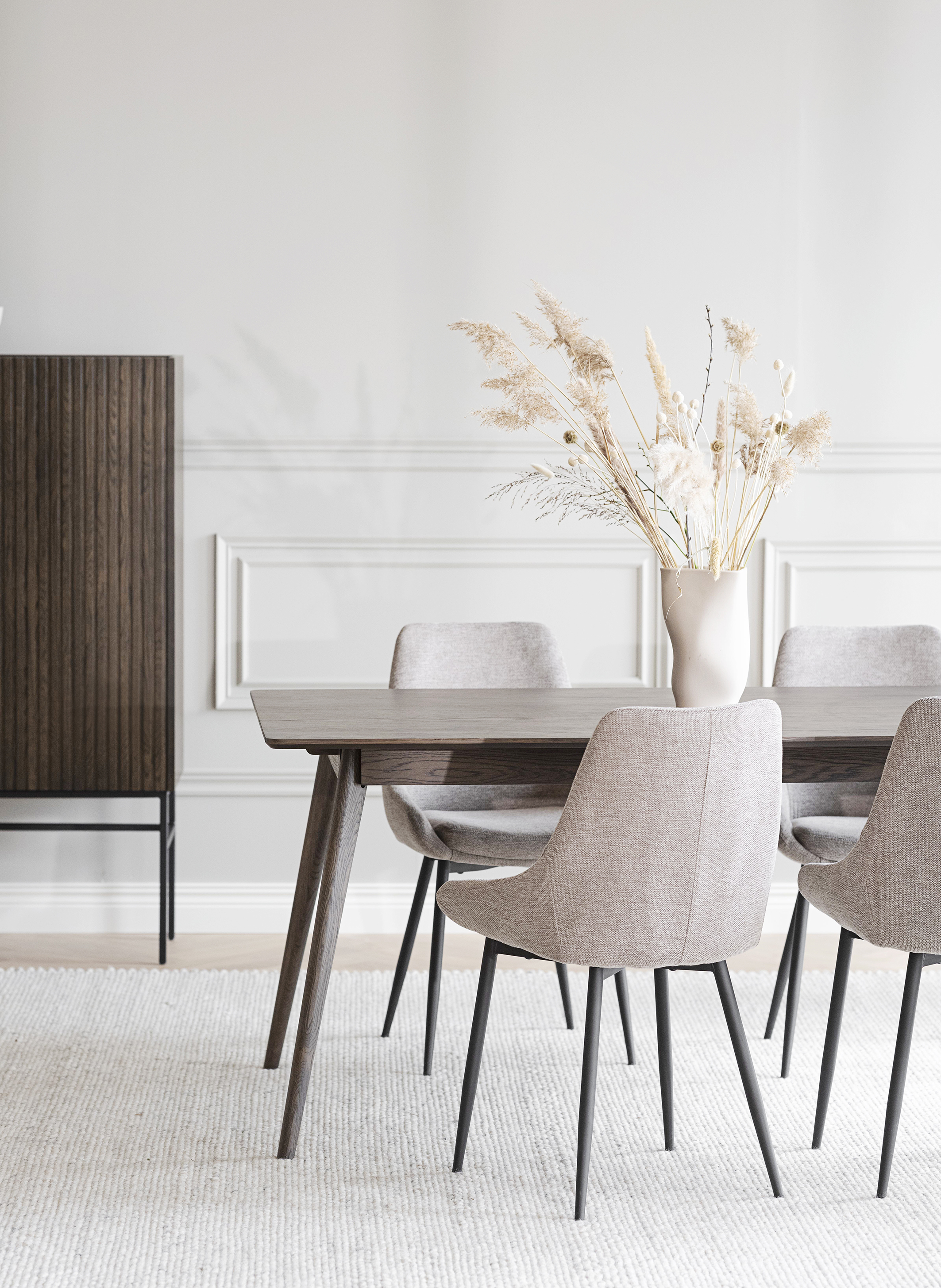 Rowico dining table YUMI