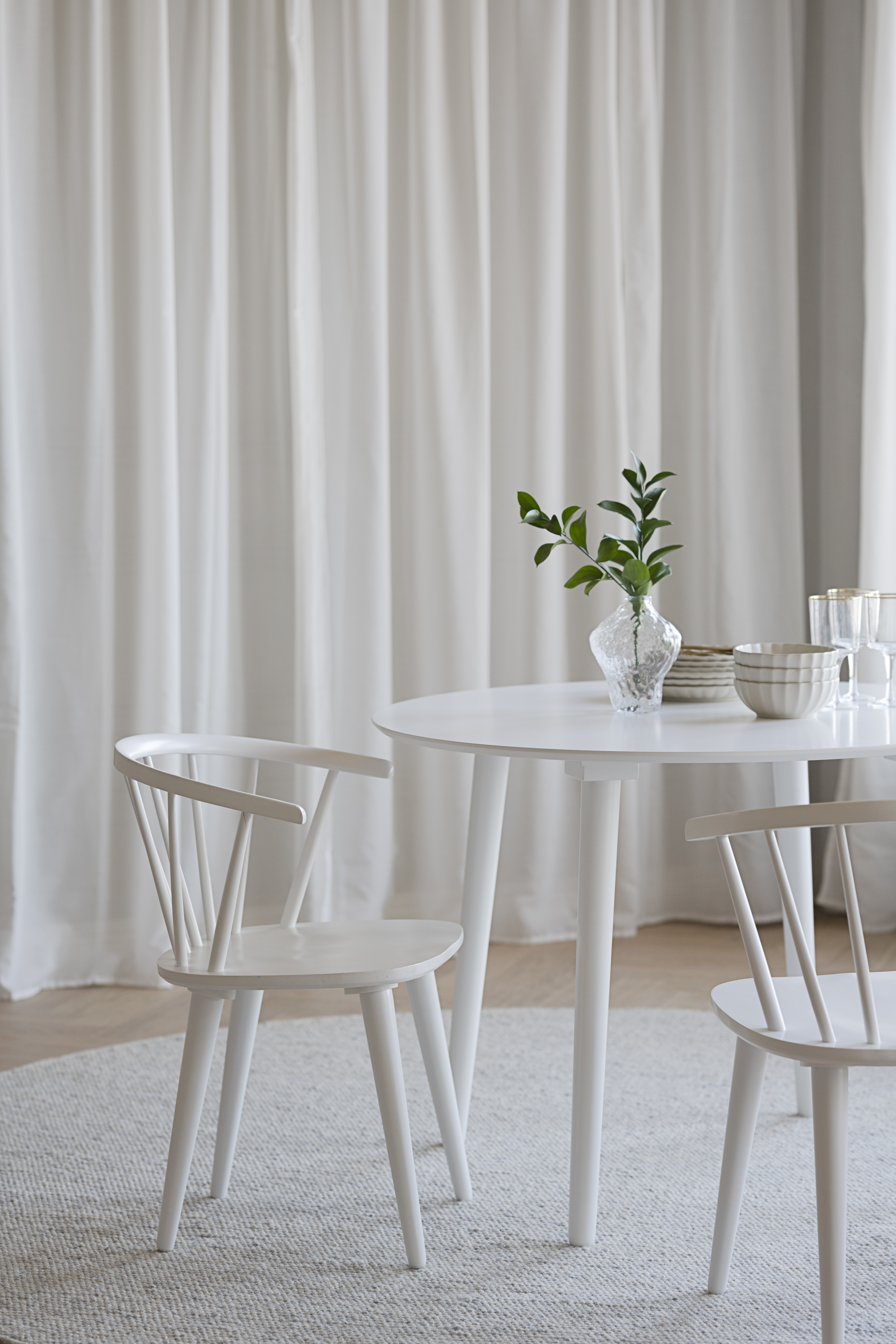 Rowico dining table LOTTA
