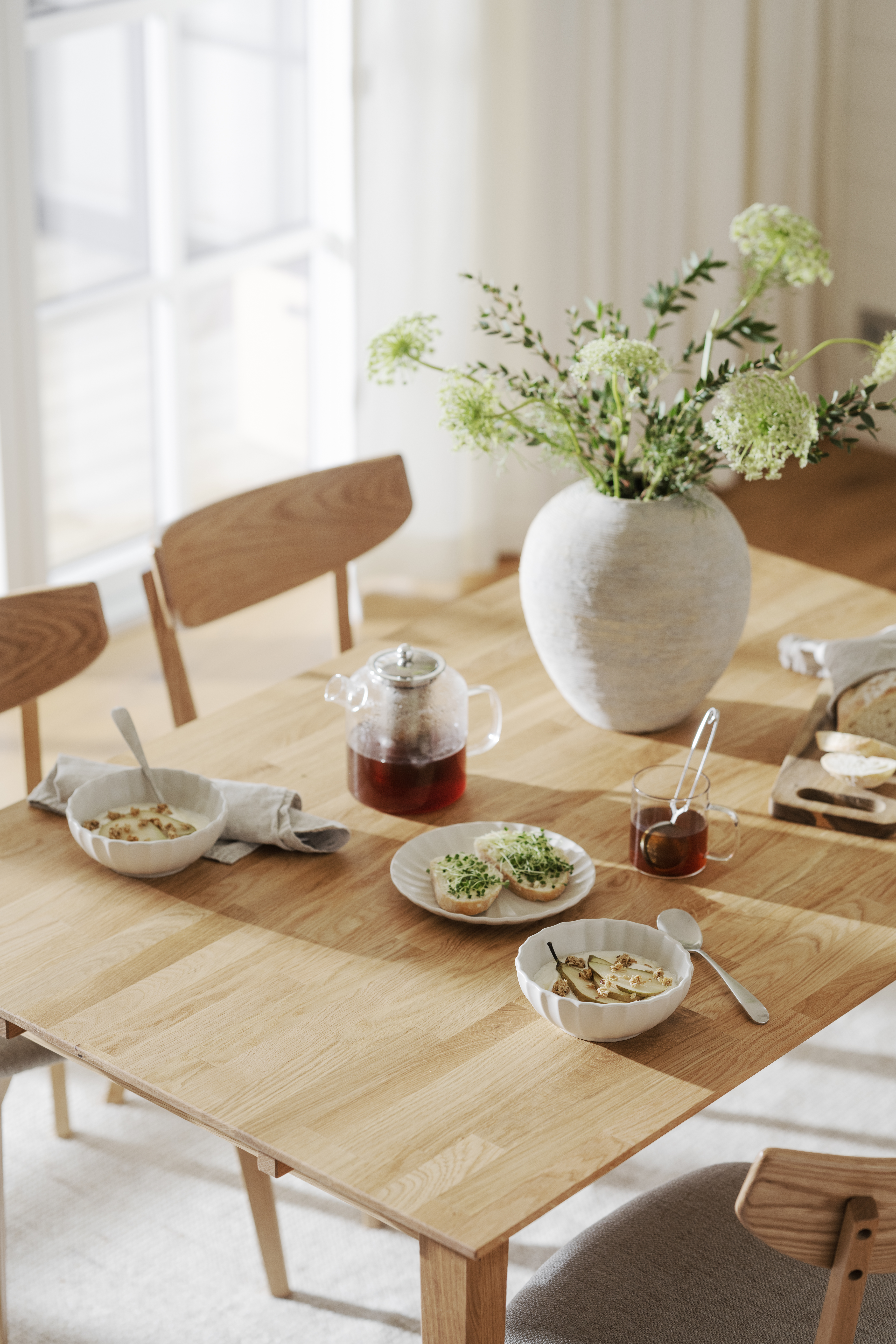 Rowico dining table FILIPPA