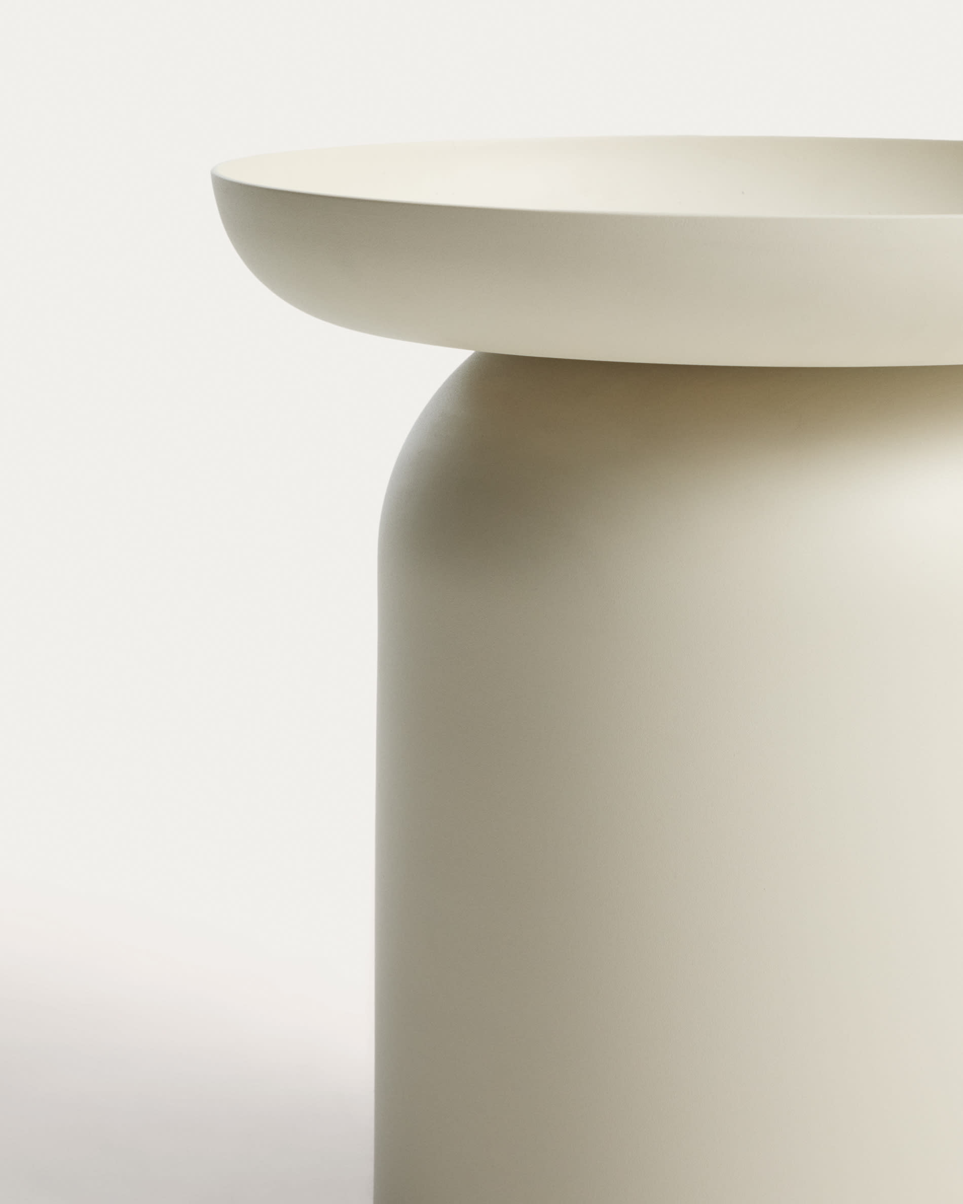 KAVE HOME Side table Outdoor ARCOLA