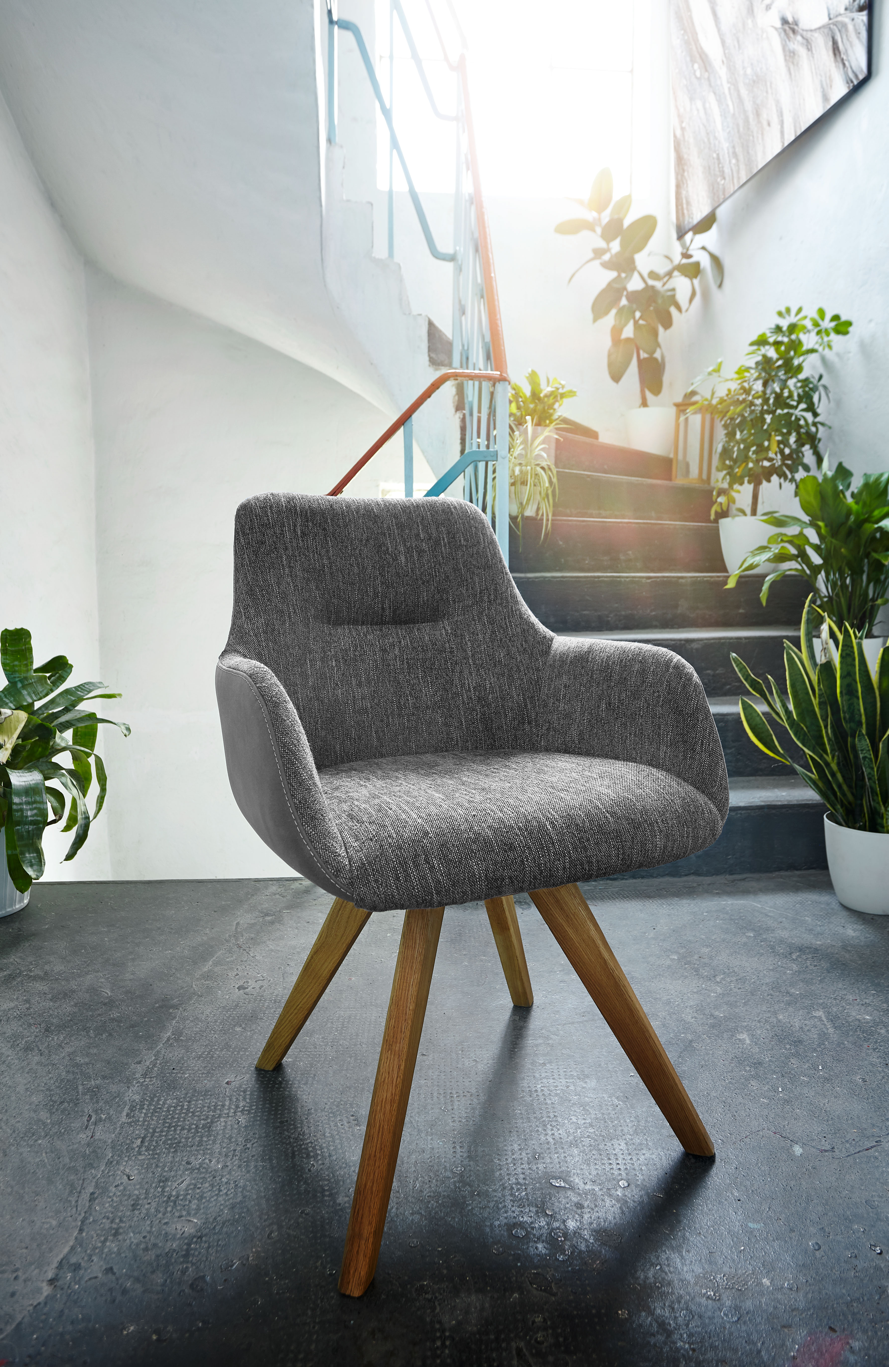 G+K Stuhl ST-0642 mit Drehfunktion G+K Stuhl ST-0642 mit Drehfunktion