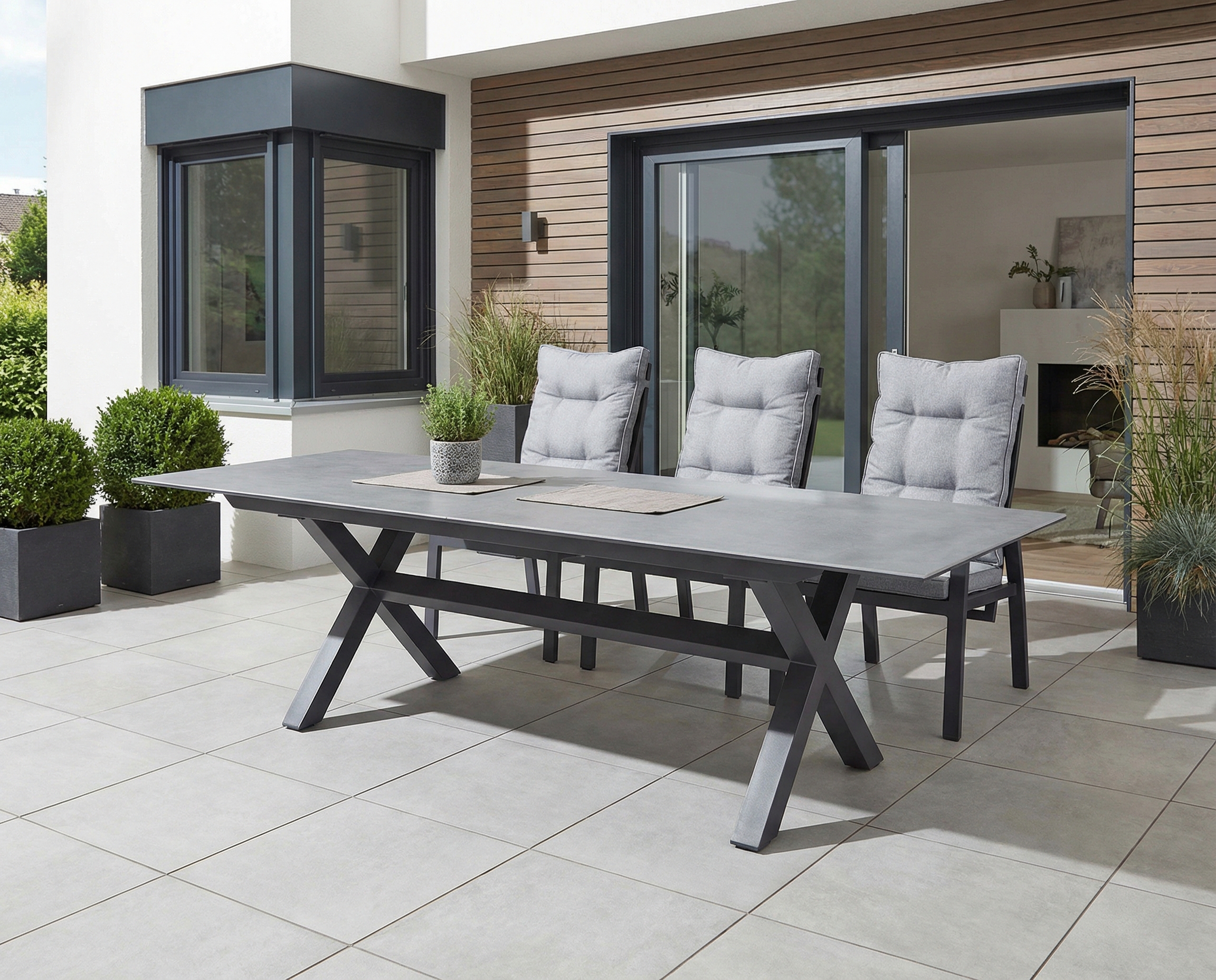 LC GARDEN garden table VANCOUVER