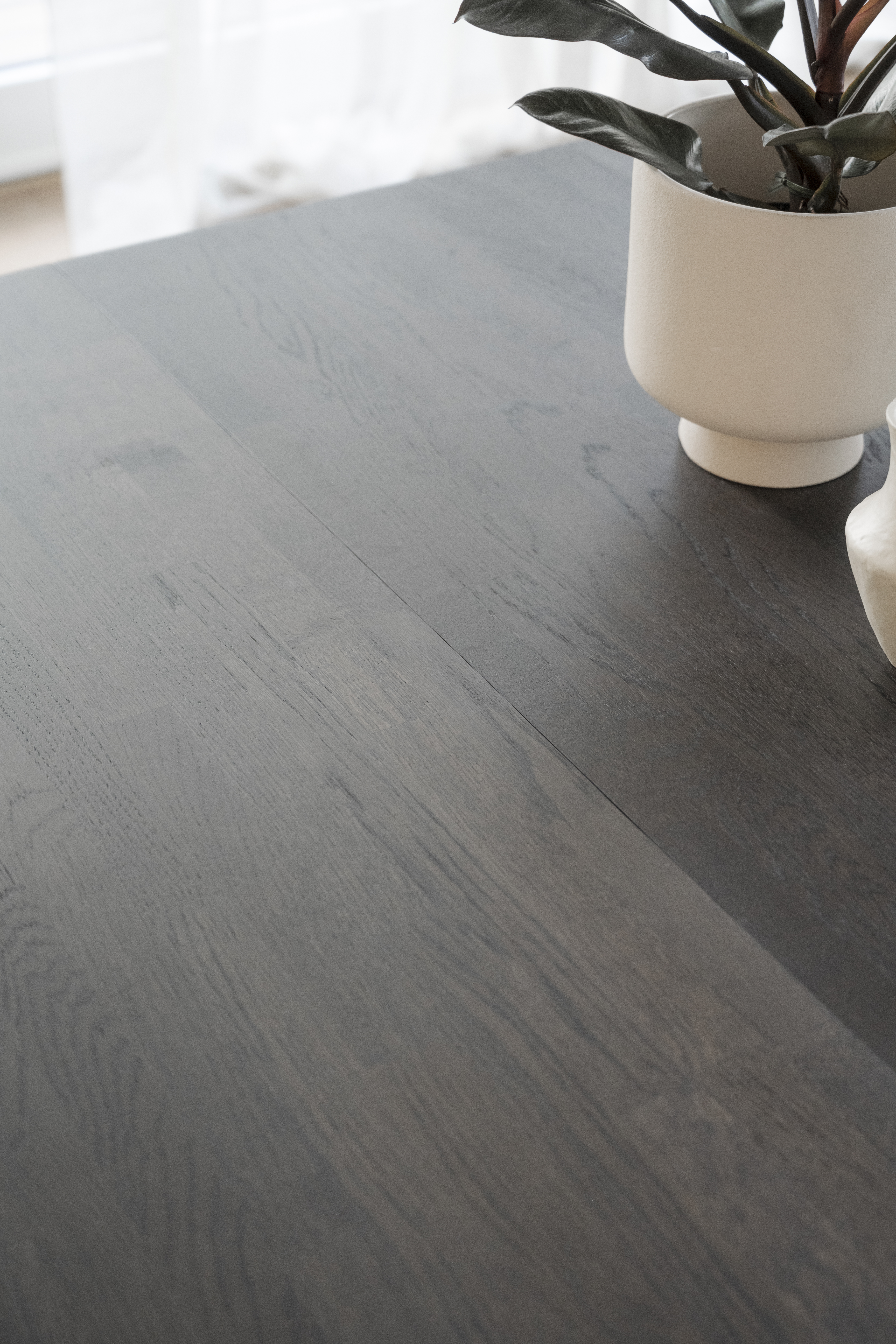 Rowico dining table FILIPPA