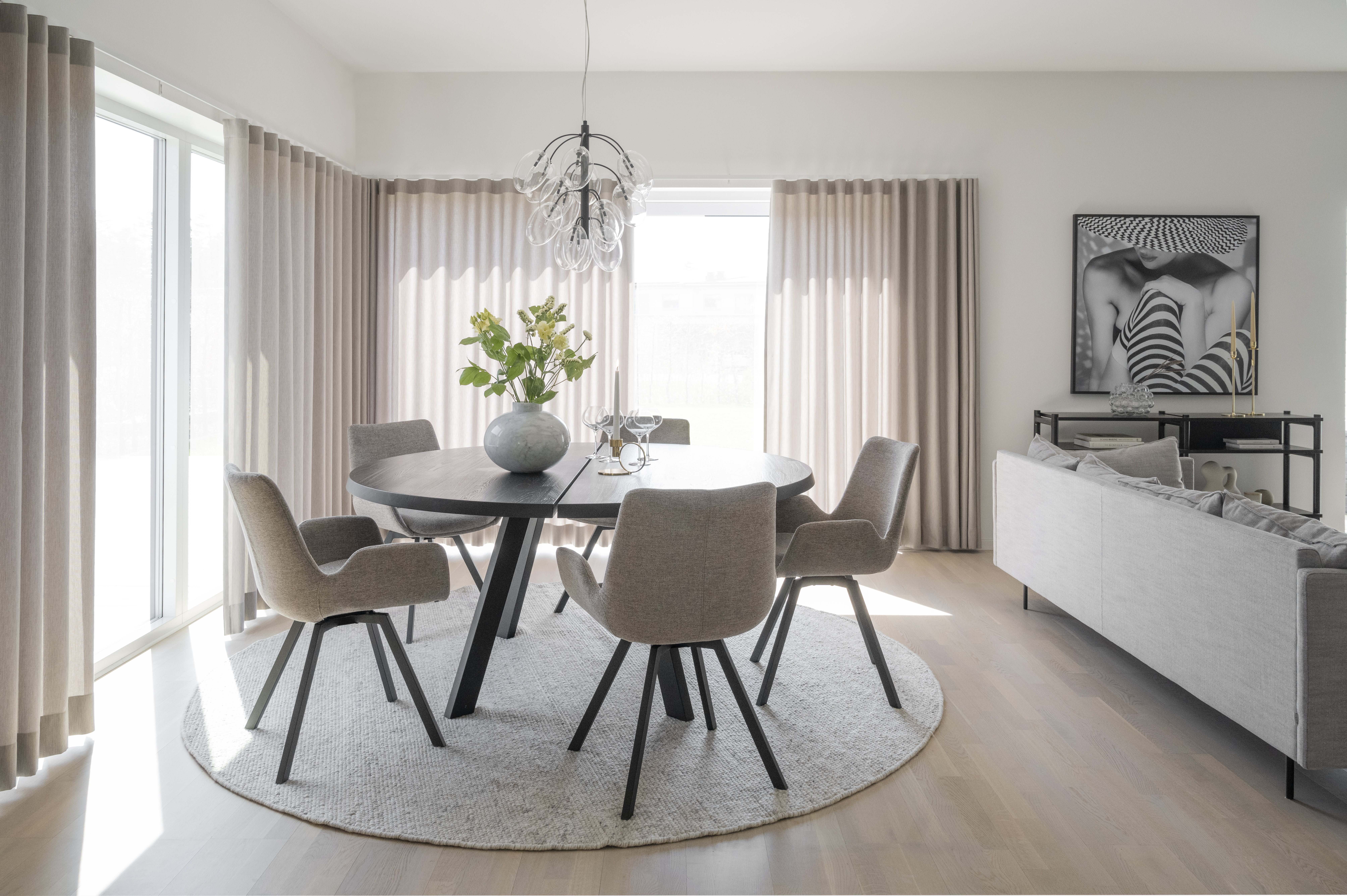 Rowico dining table FRED