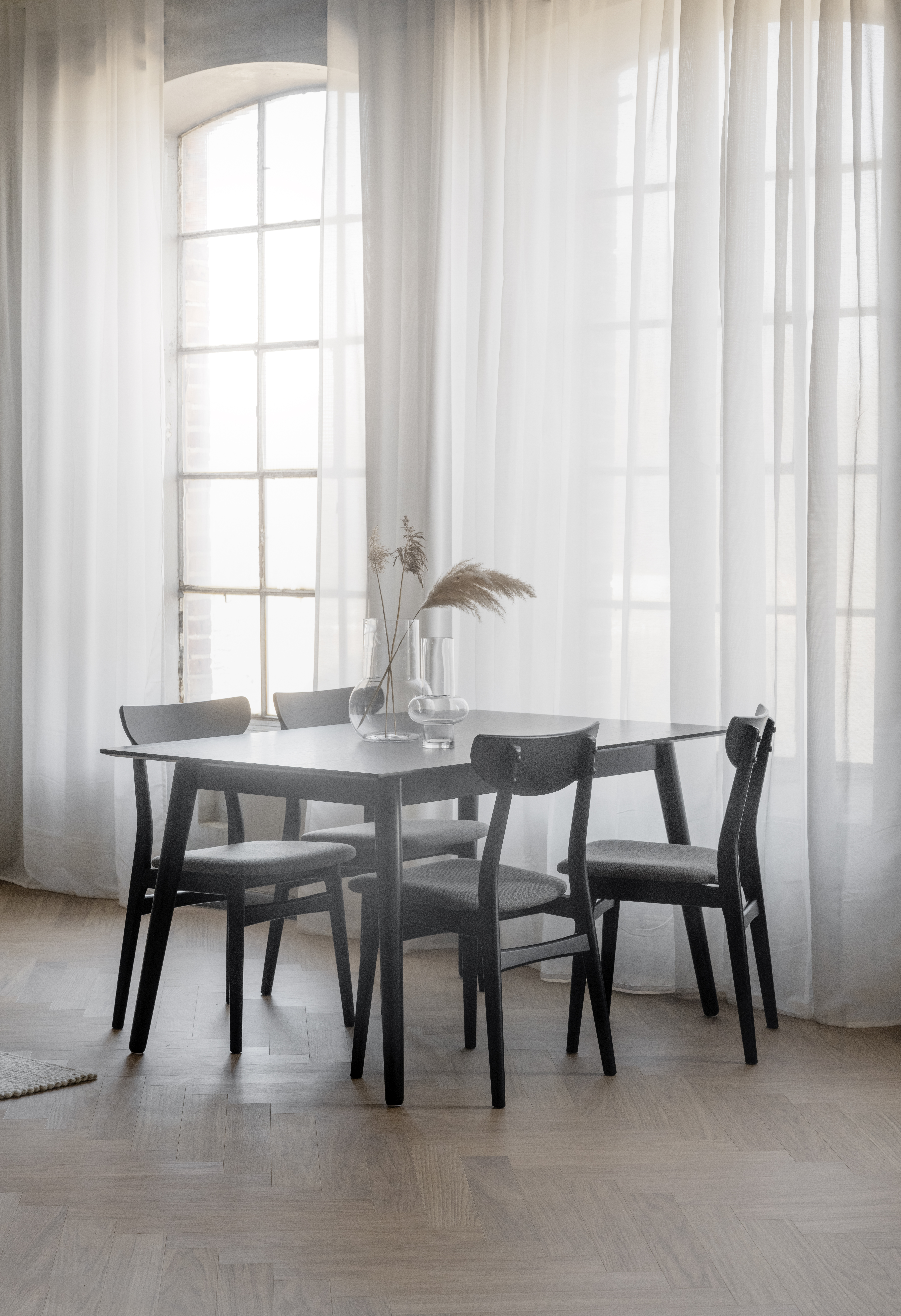 Rowico dining table LOTTA