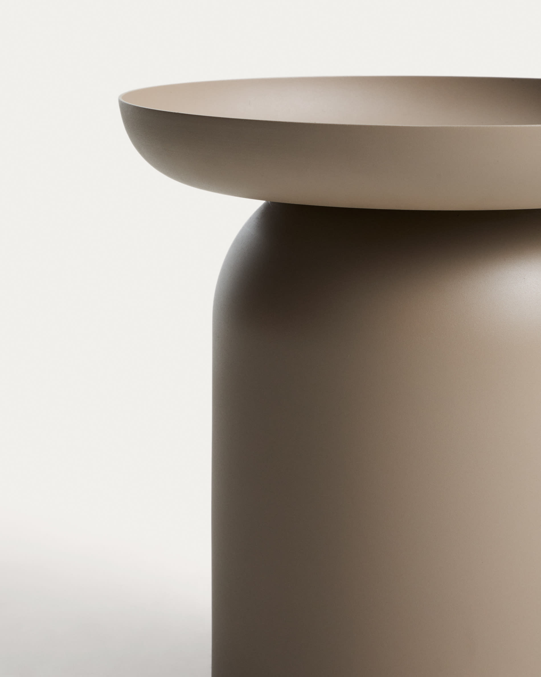 KAVE HOME Side table Outdoor ARCOLA