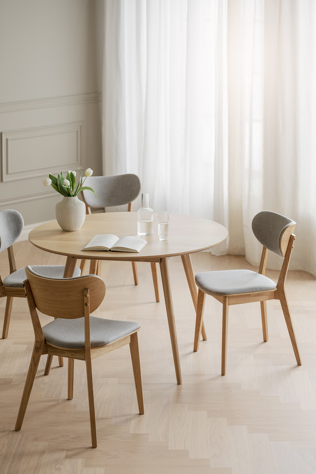 Rowico dining table YUMI