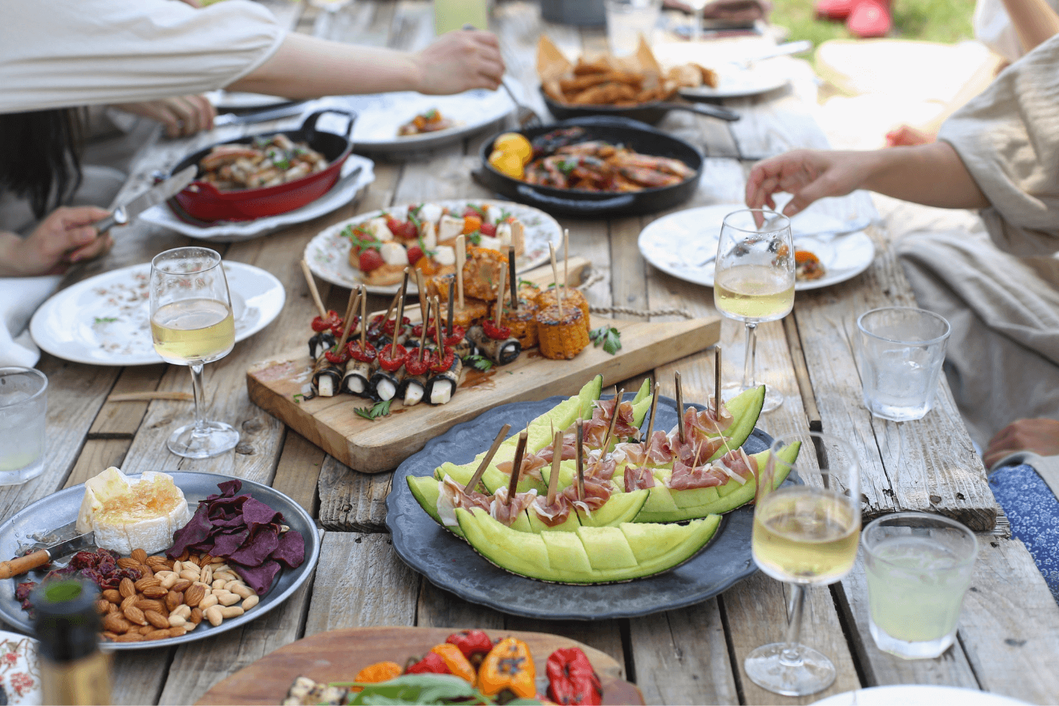 Speisen an einem Grillabend