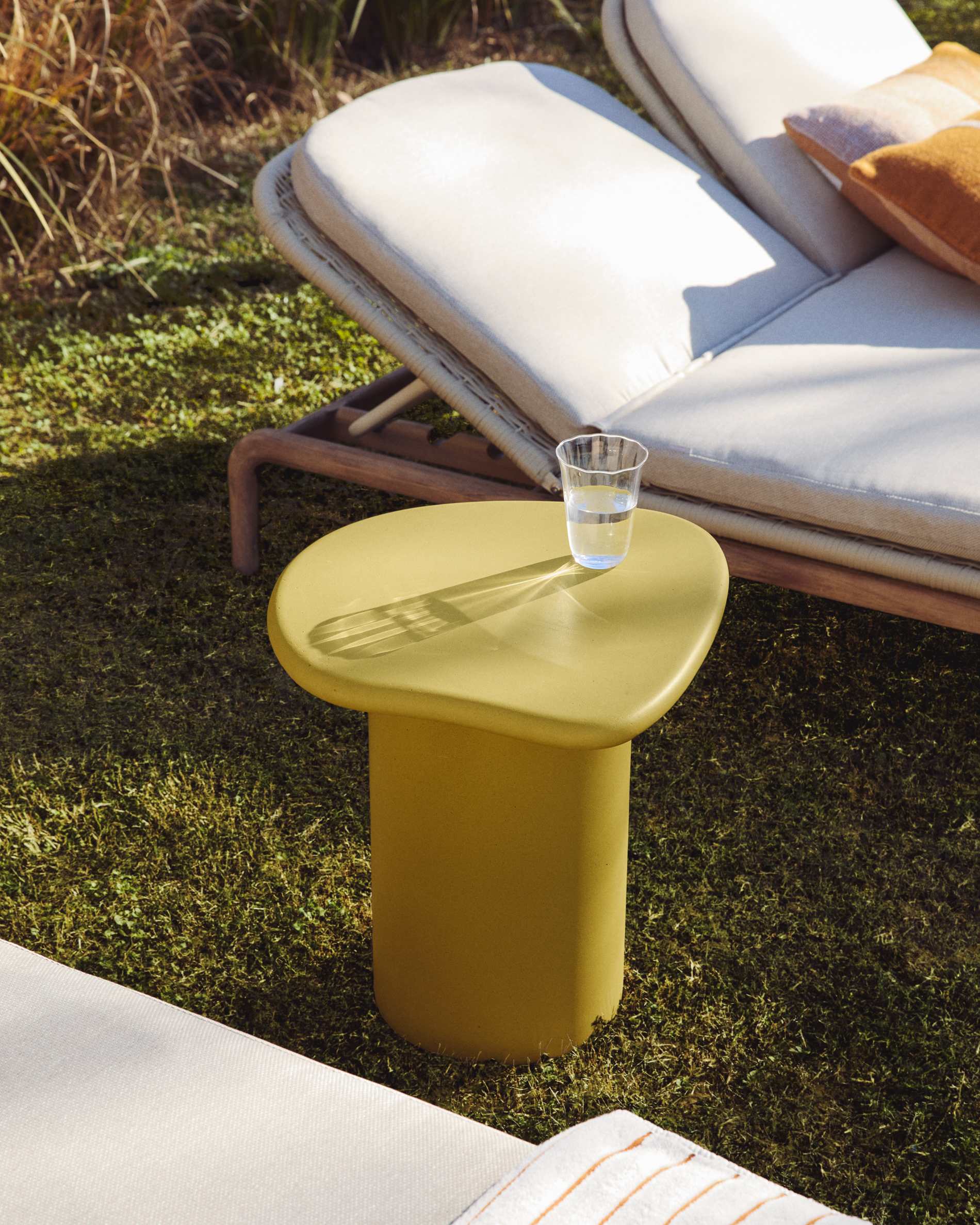 Kave Home Side Table Outdoor MACARELLA