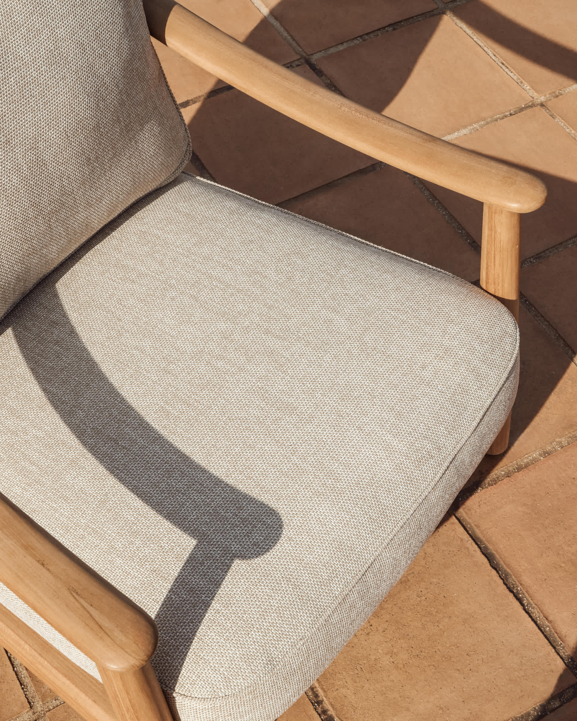 KAVE HOME ELUNDA garden armchair
