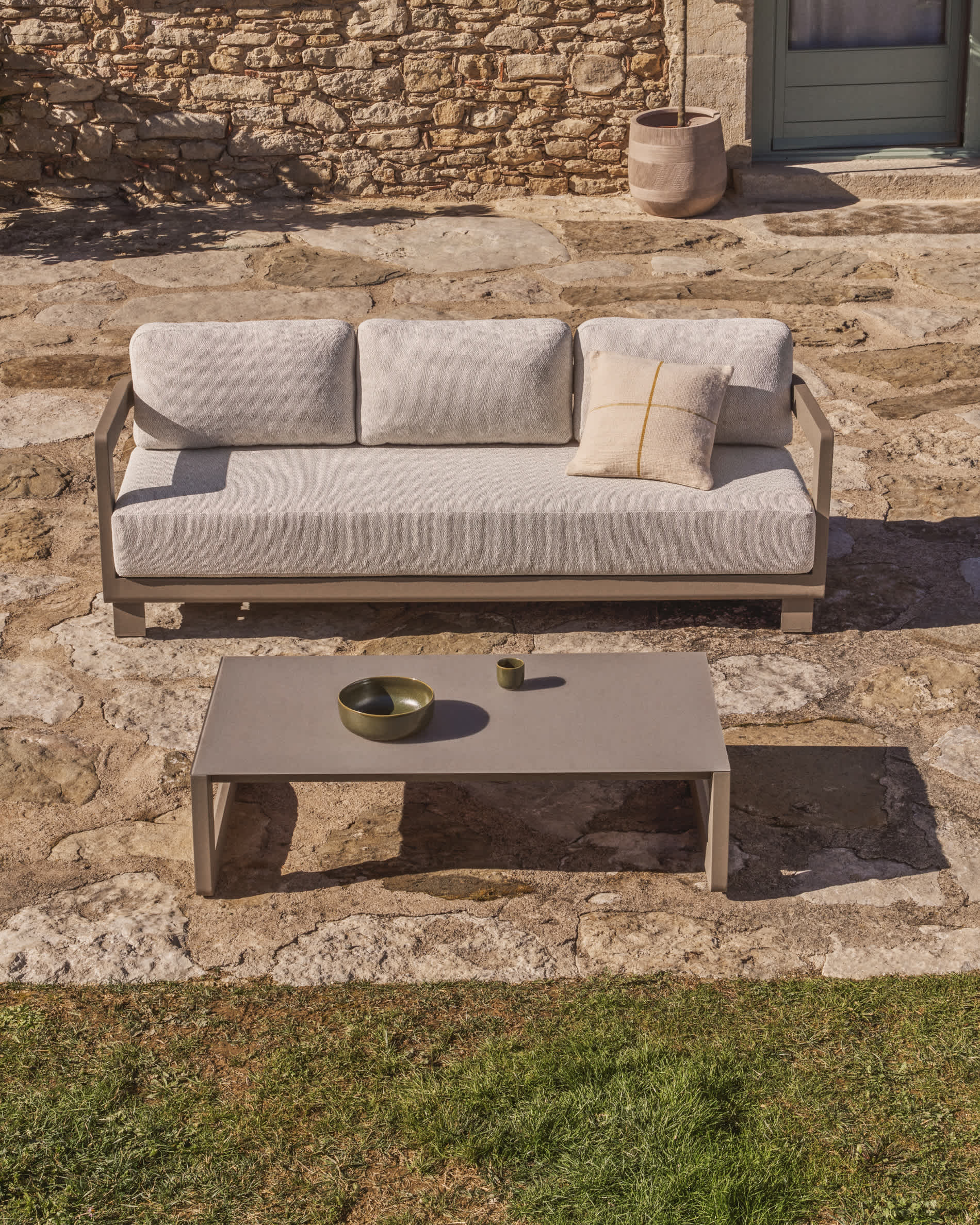 KAVE HOME Ensemble salon de jardin NERANO