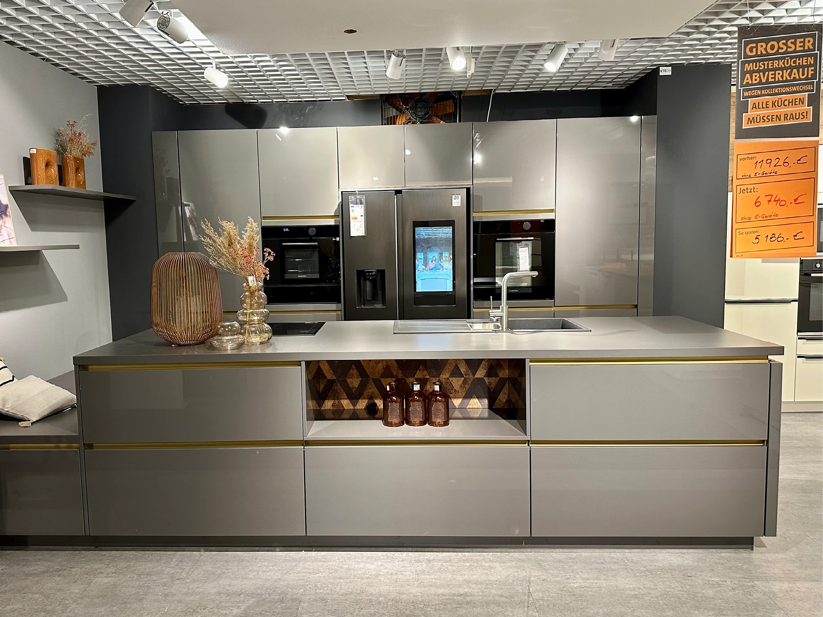 Ausstellungsküche im Küchenabverkauf bei Möbel Ehrmann
