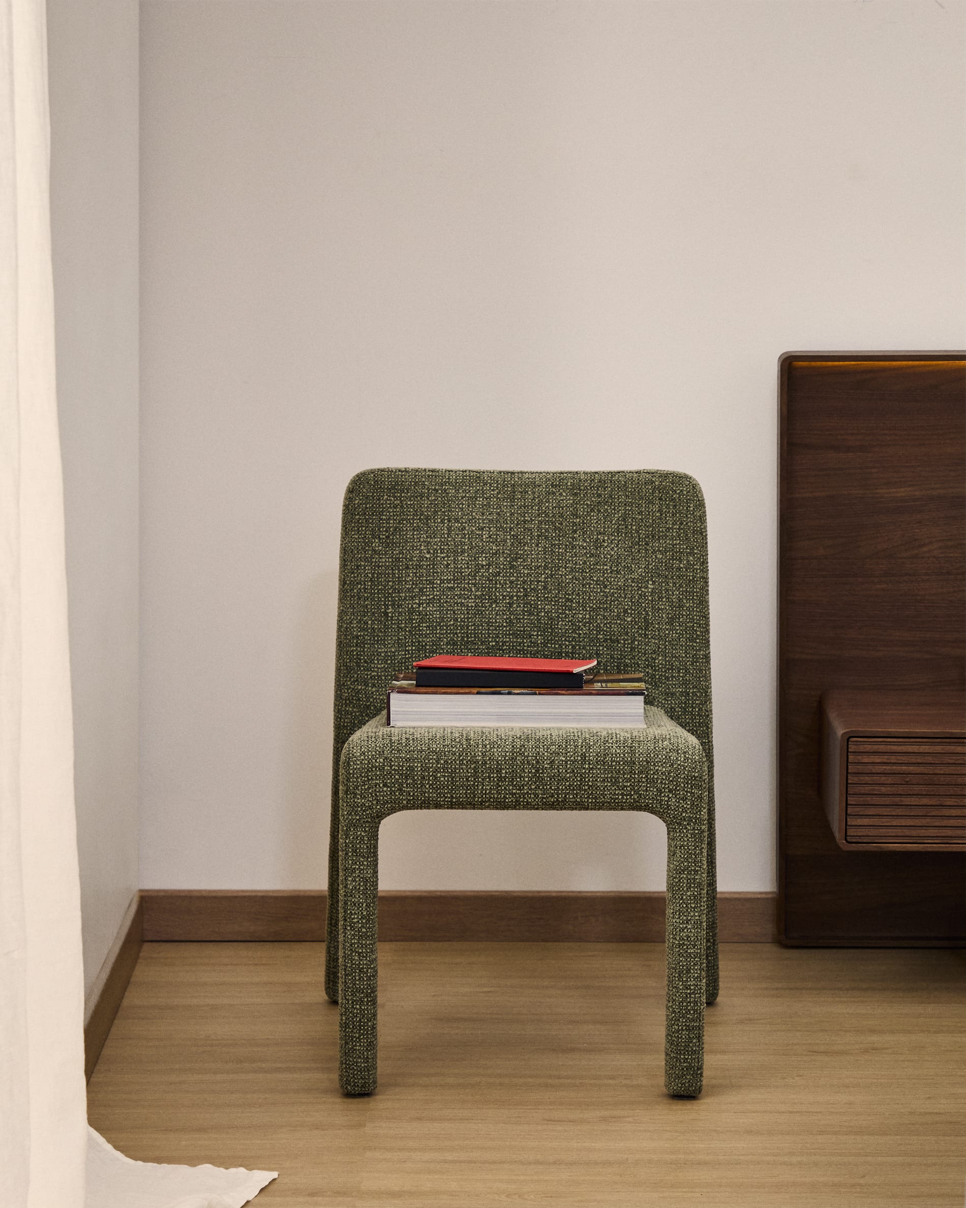 KAVE HOME LORIA chair