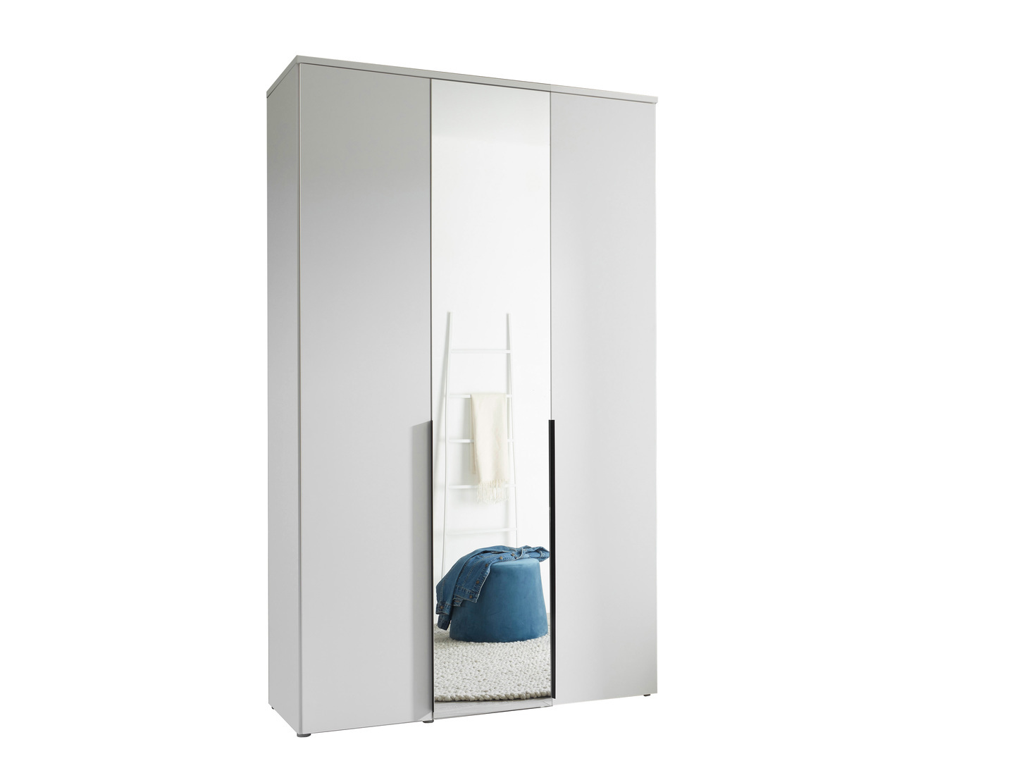 KEVO wardrobe
