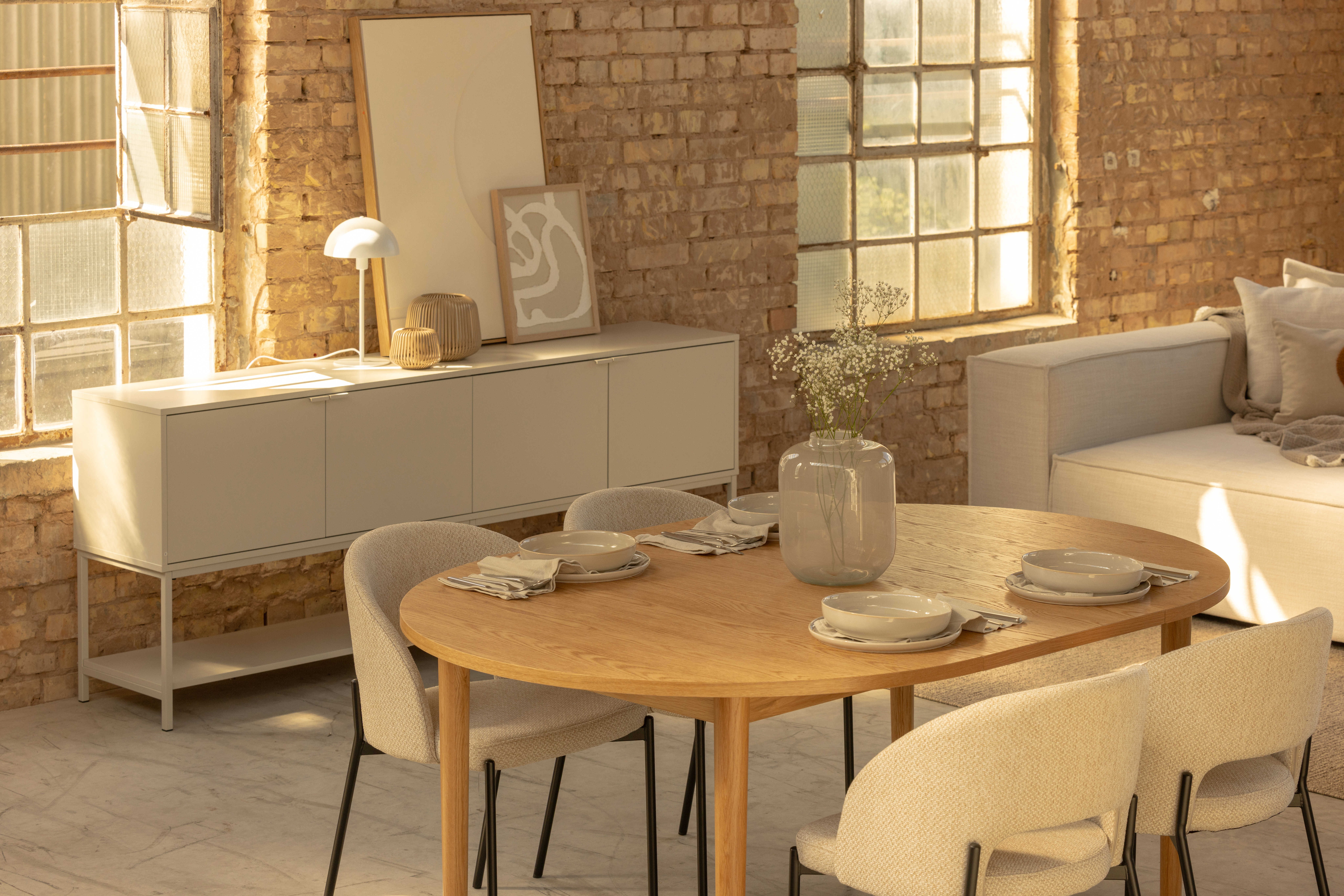 FAEE STEMINIG dining table