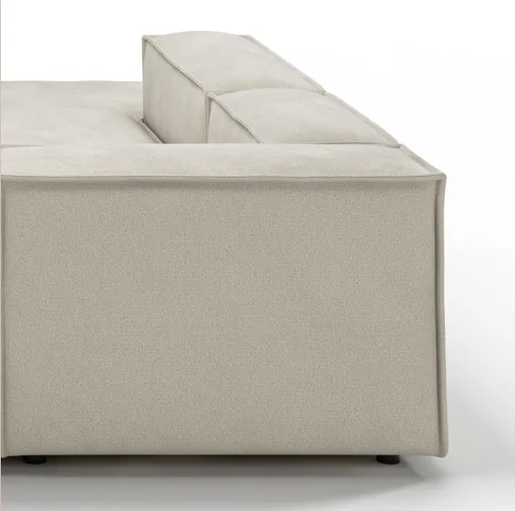 Vollständig bezogene Rückseite des Sofas
