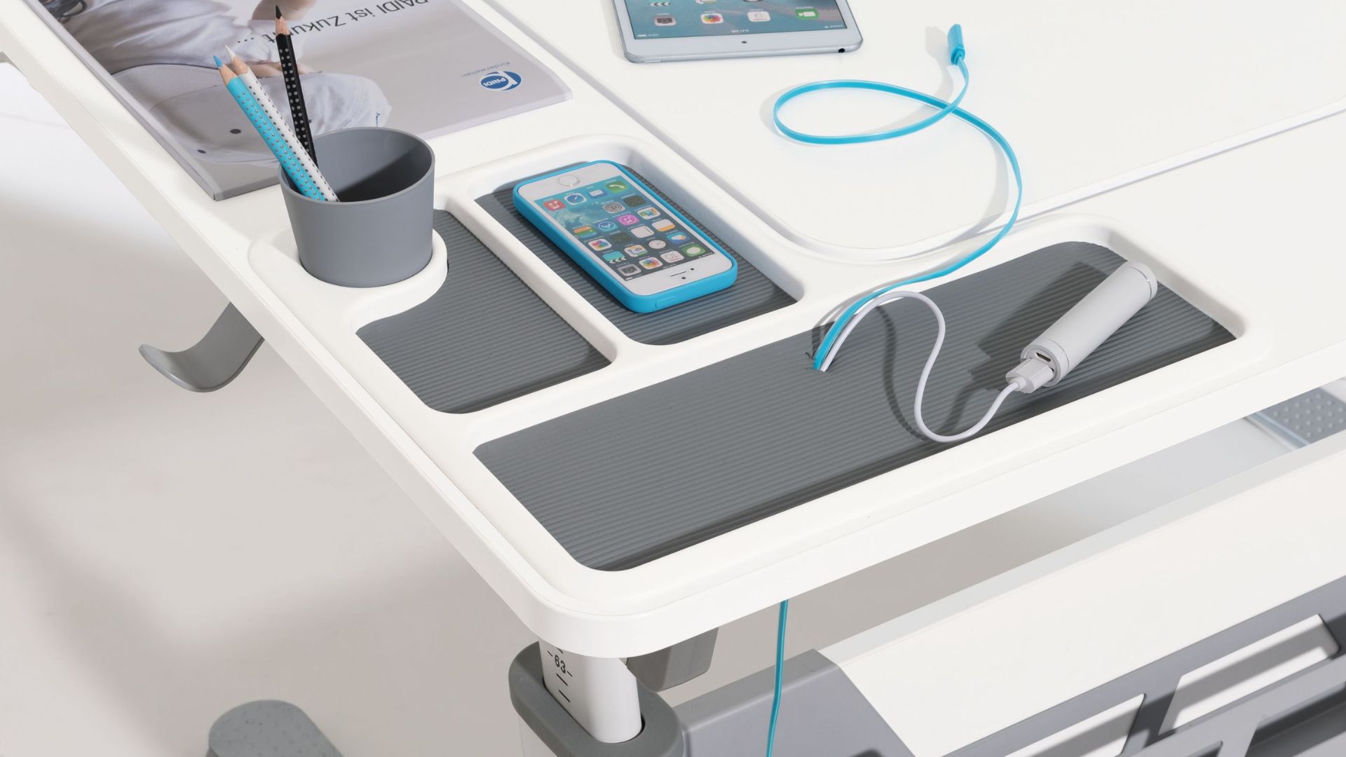 Children's desks & chairs