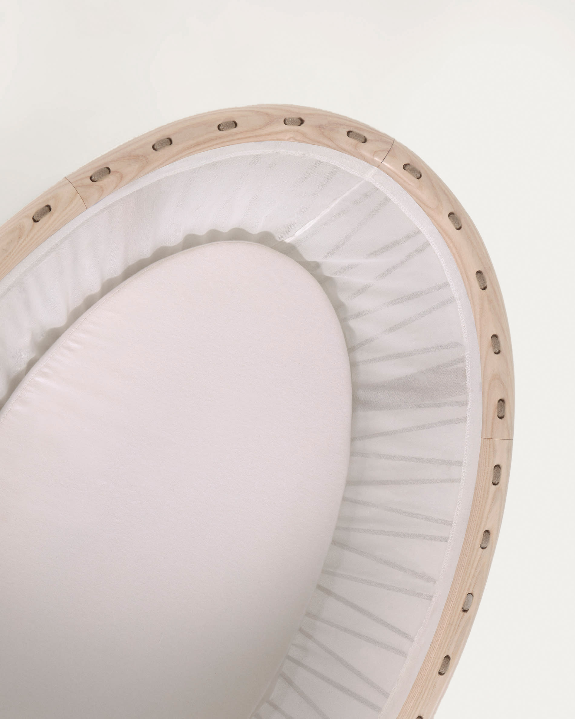 KAVE HOME LEONELA bassinet
