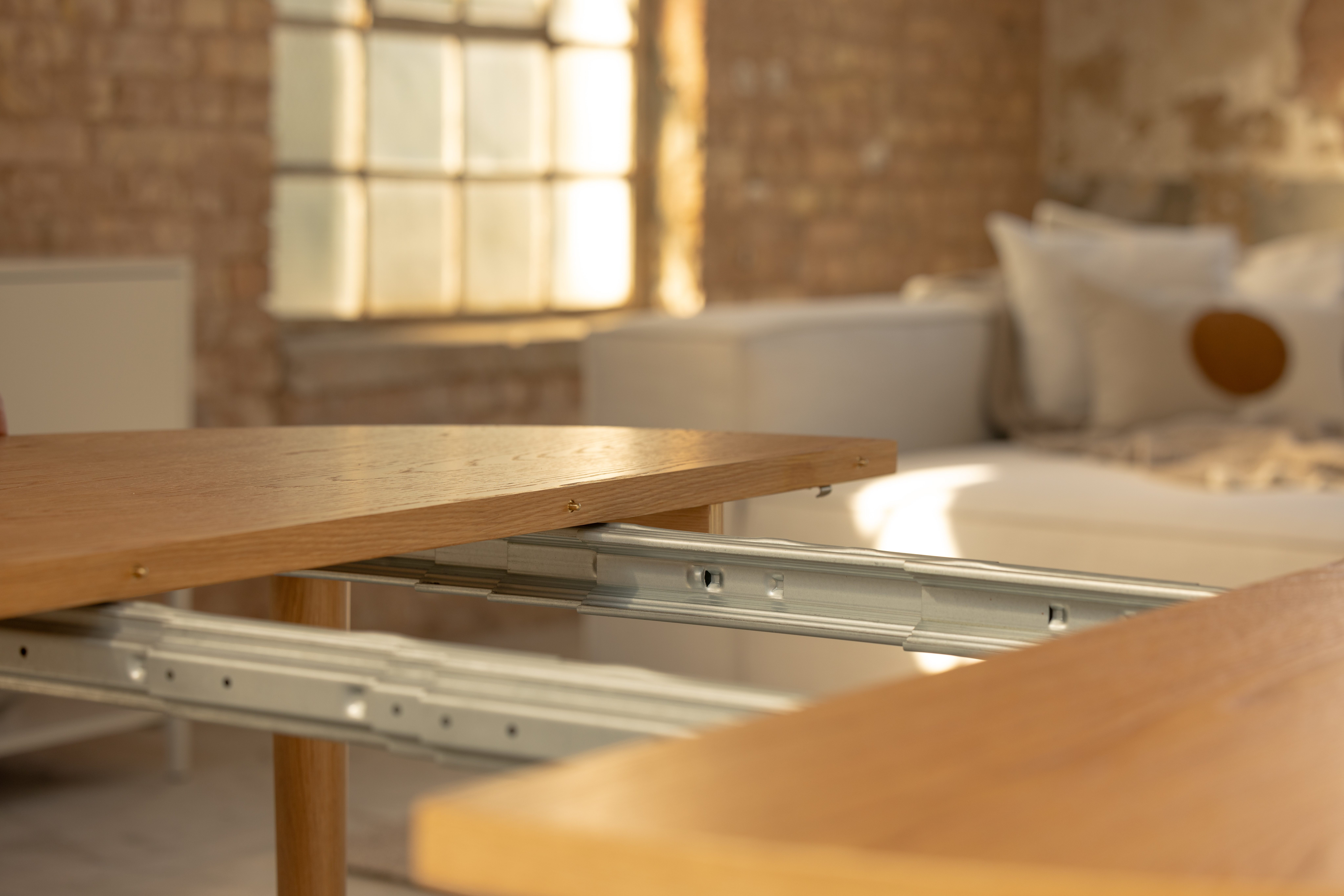 FAEE STEMINIG dining table