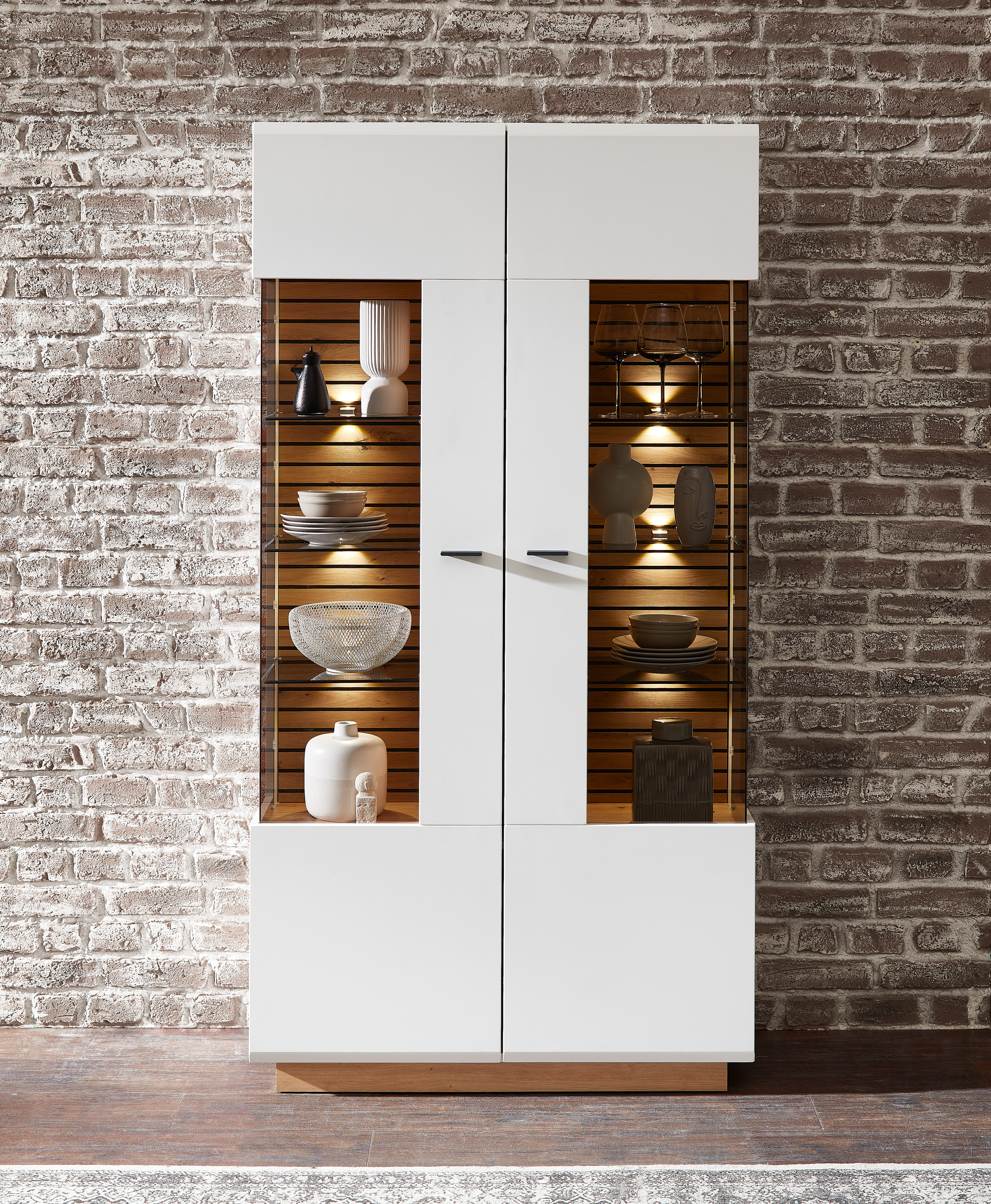 FRESNO display cabinets