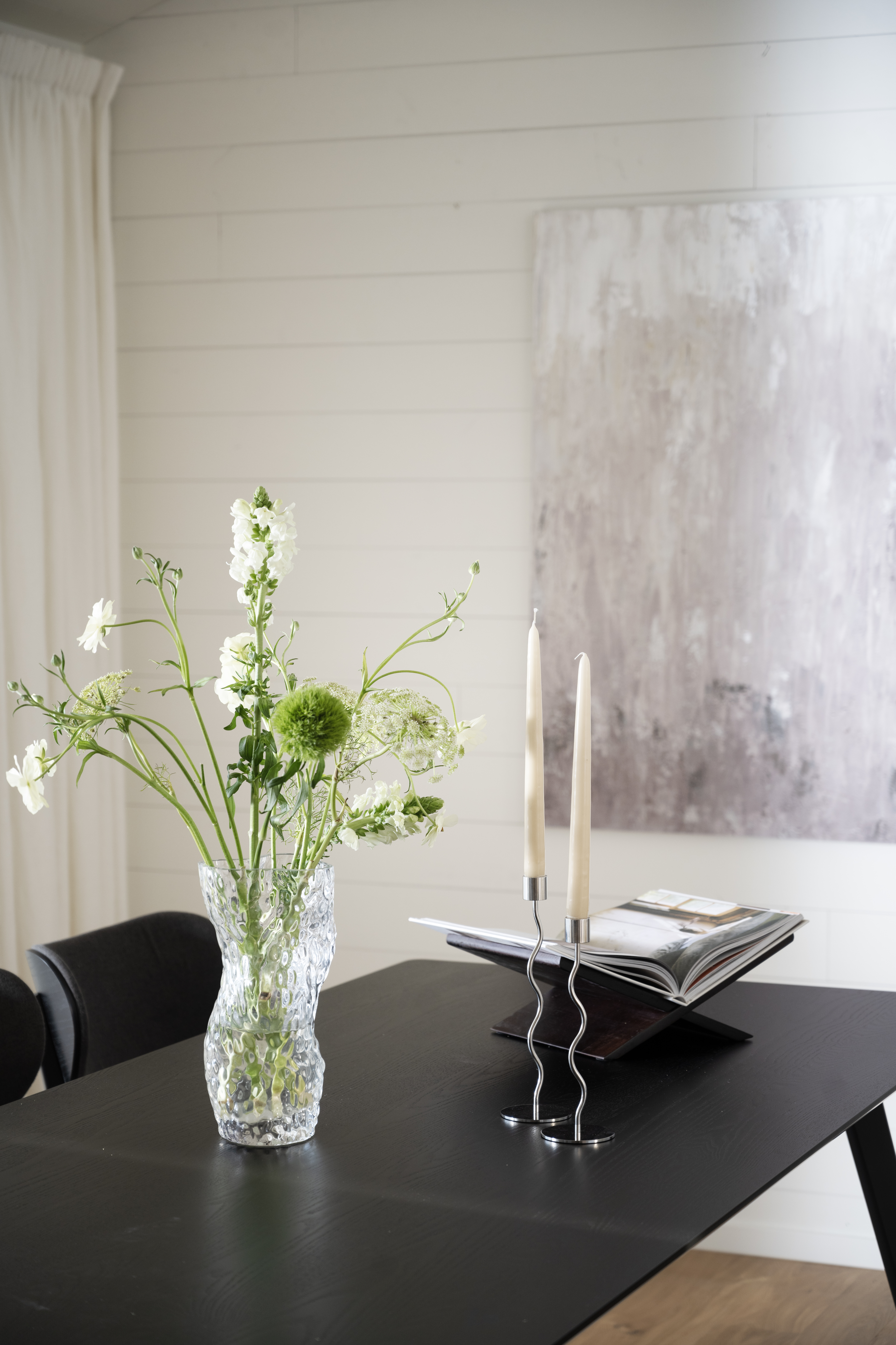 Rowico dining table YUMI