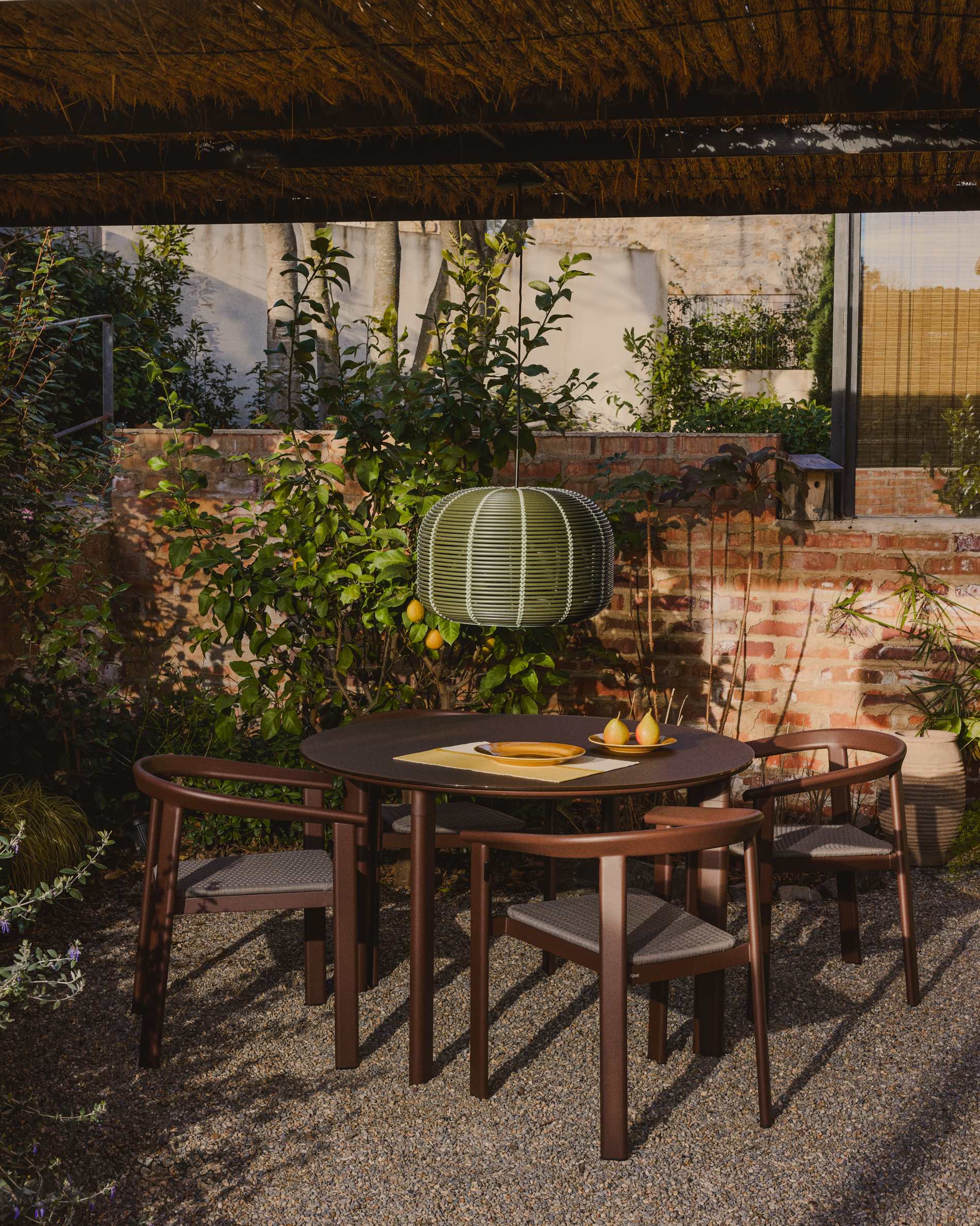 KAVE HOME Table de jardin ERICE