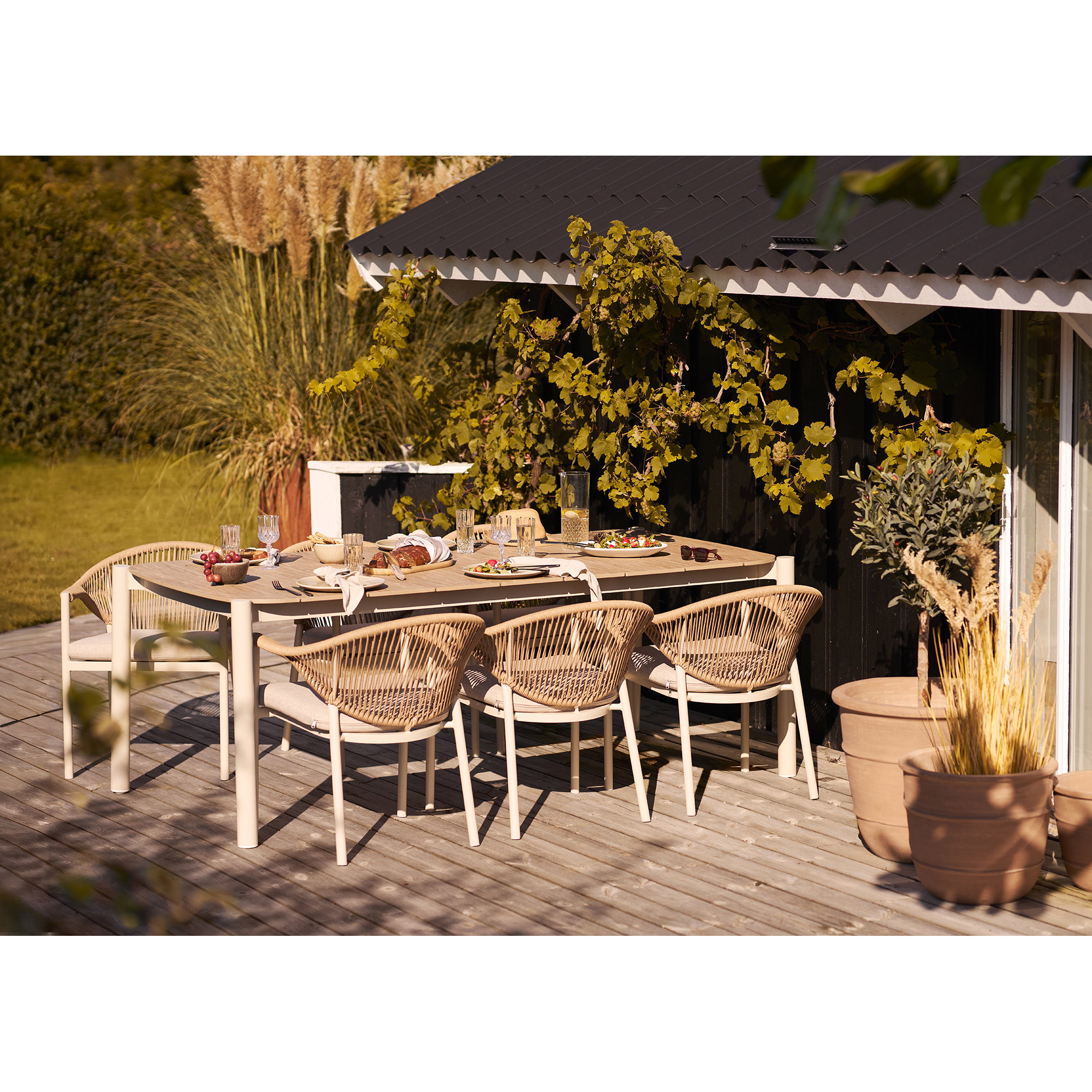 Faee AVELIN Garden Table