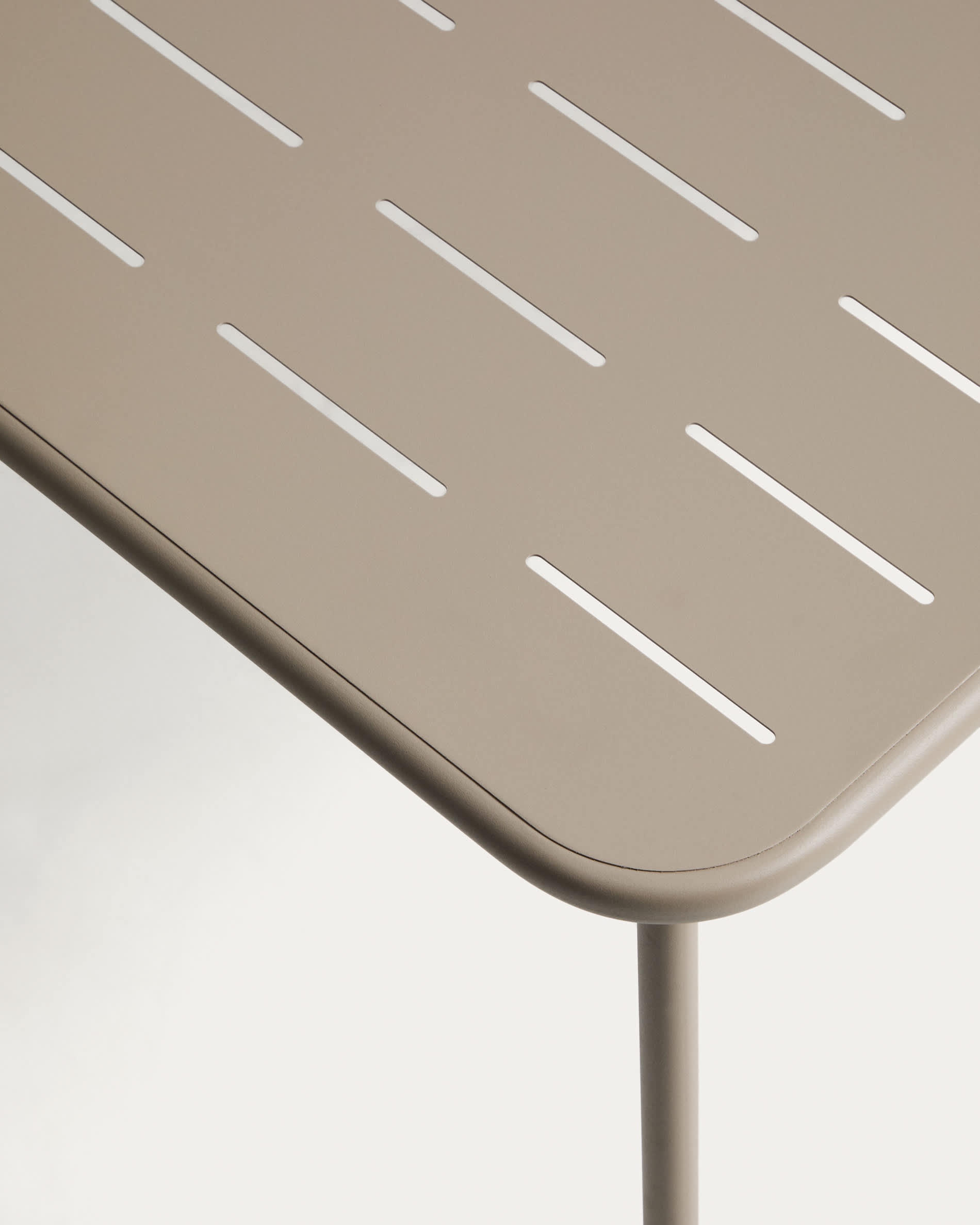 KAVE HOME garden table ZIVIA