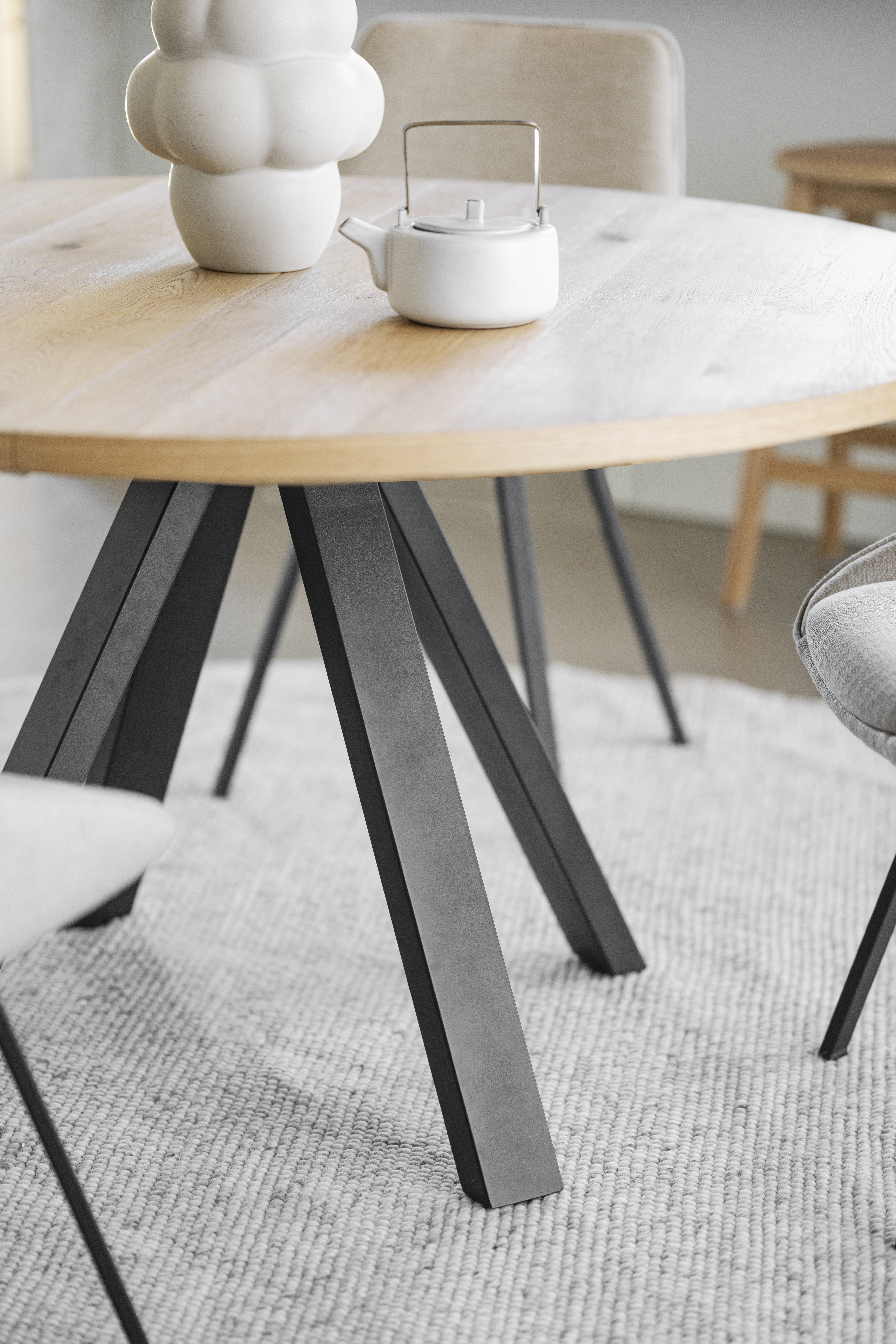 Rowico dining table MADDOCK