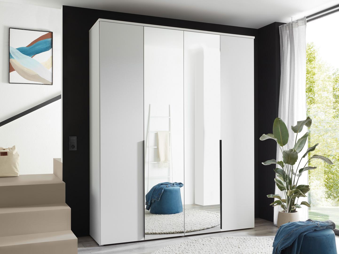 KEVO wardrobe