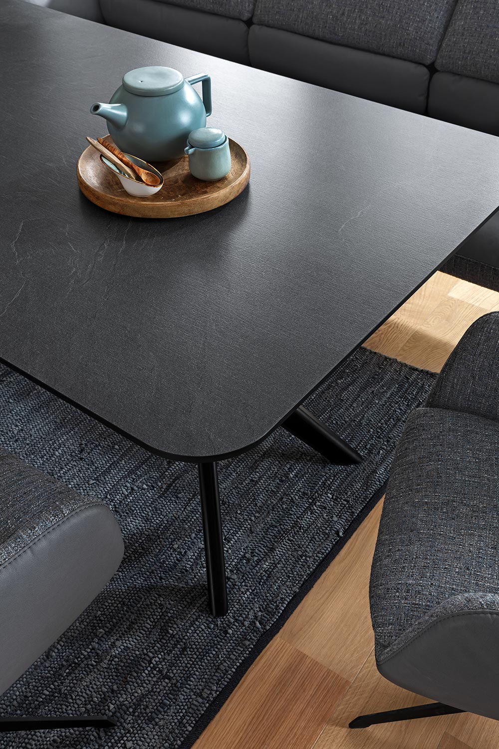 MONDO TESORO table