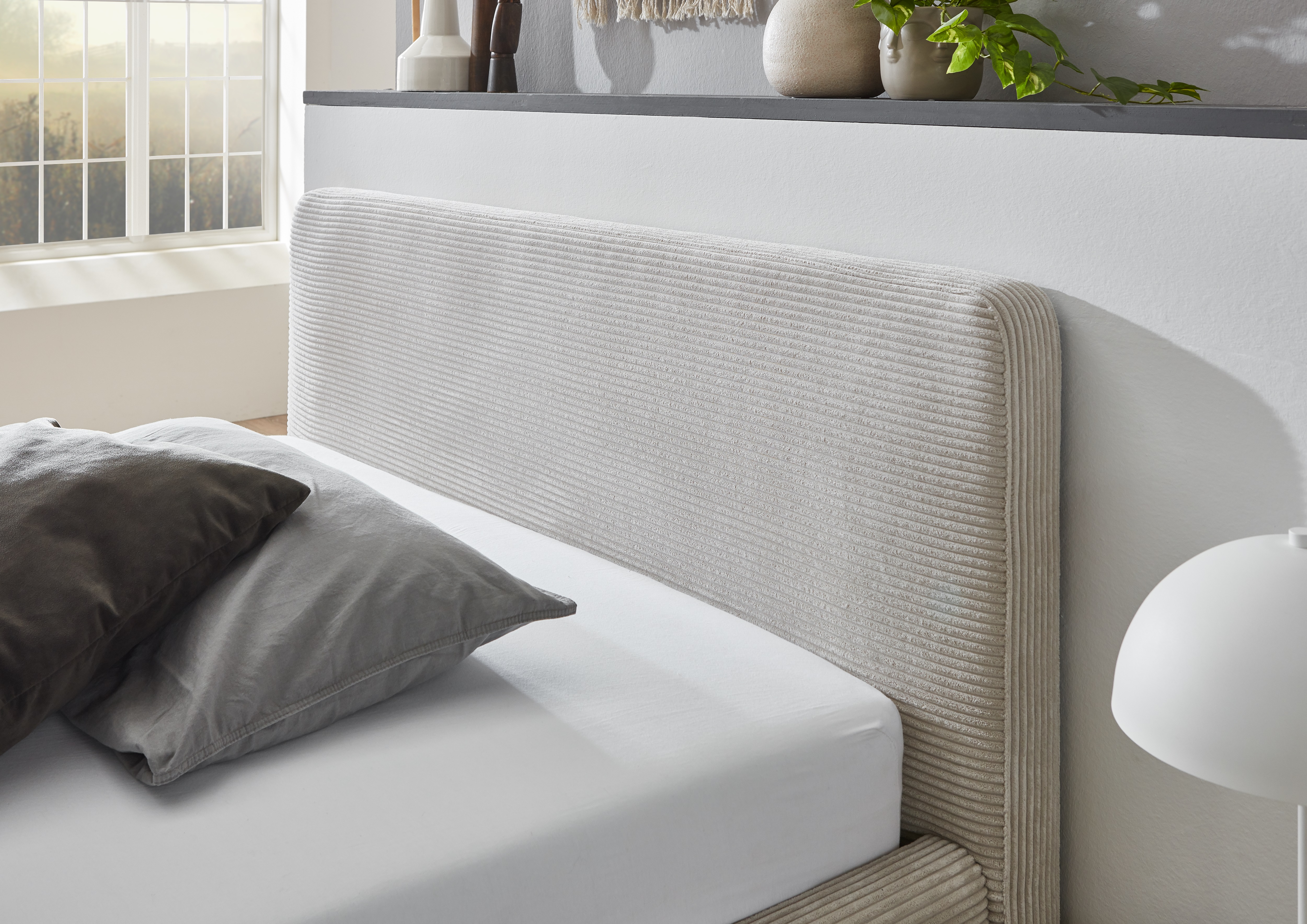 Meise upholstered bed MATTIS with bed box