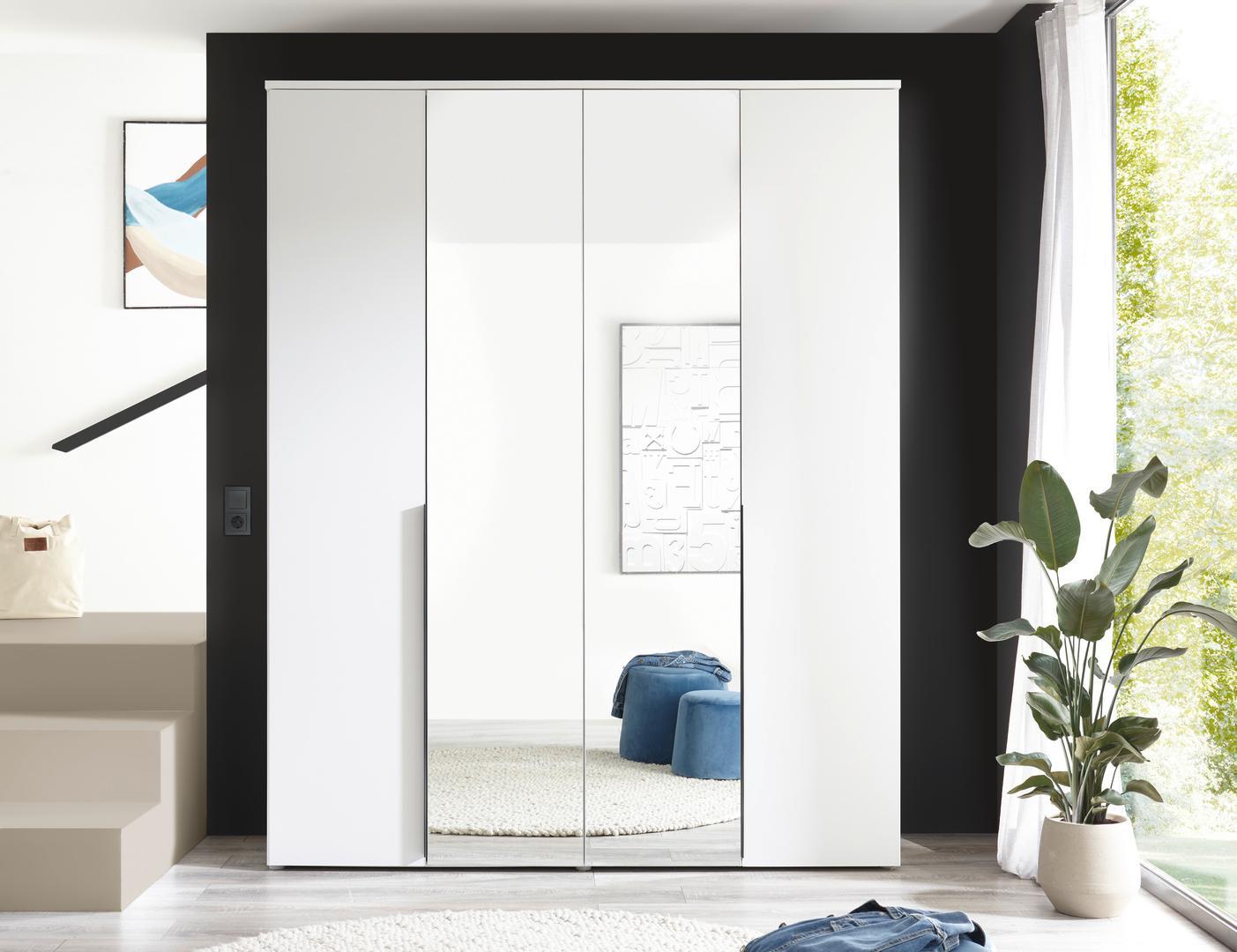 KEVO wardrobe