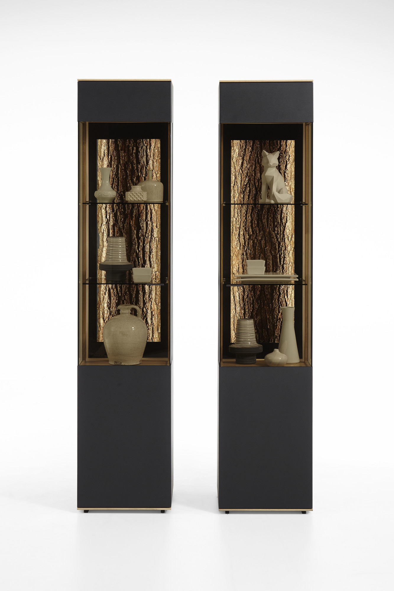 HARTMANN RUNA display case