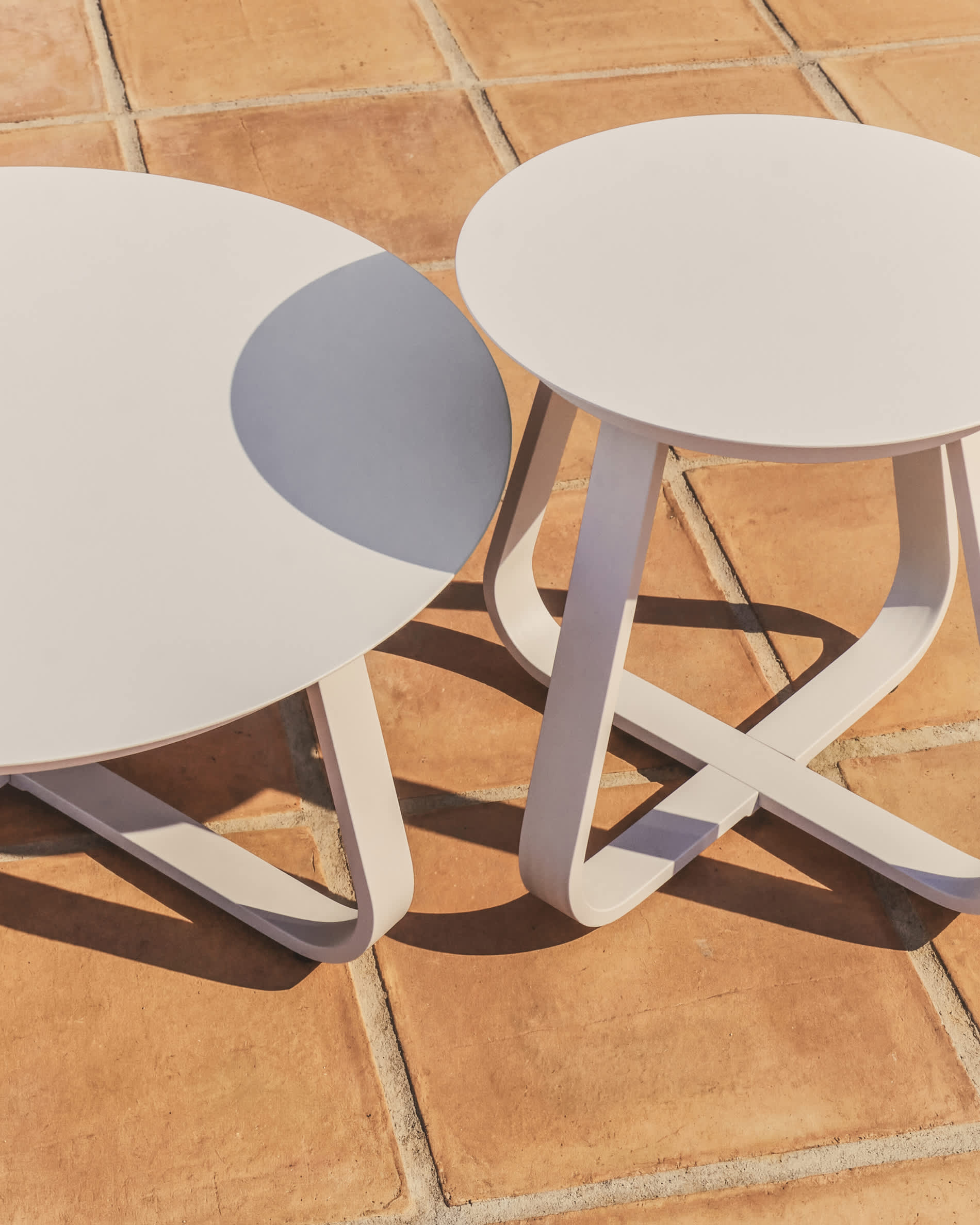 KAVE HOME Side table Outdoor TAMARIS