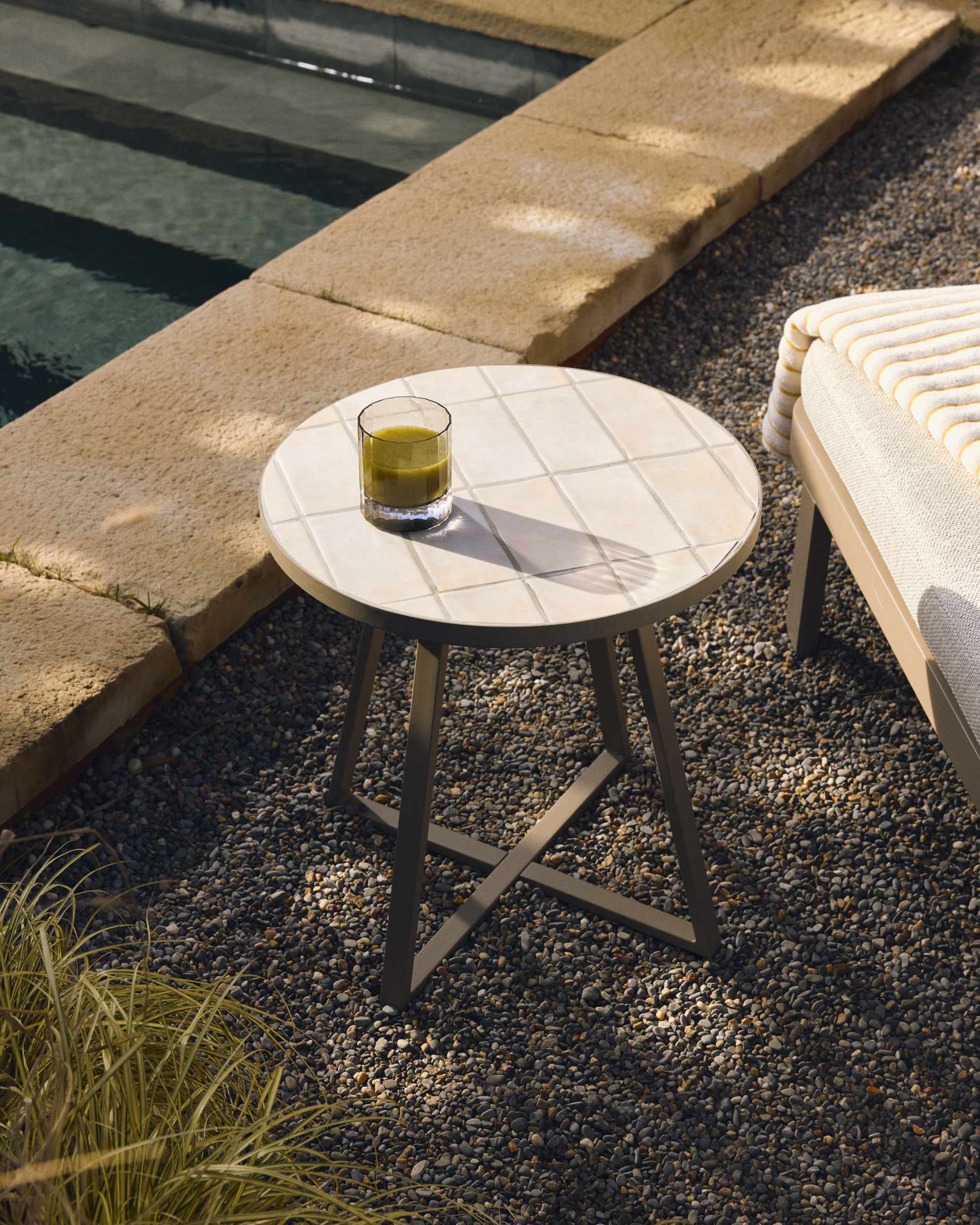 KAVE HOME Beistelltisch Outdoor TELLA