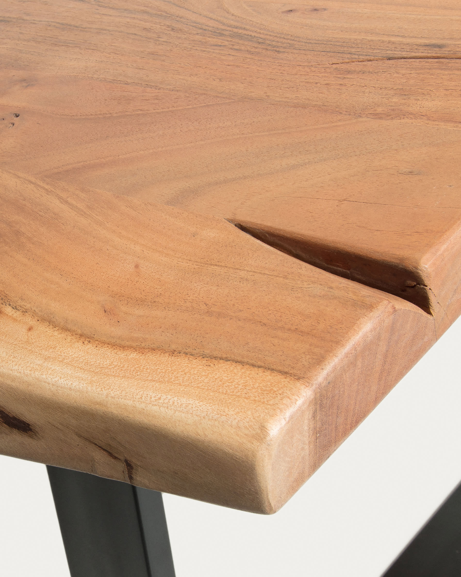 KAVE HOME ALAIA dining table