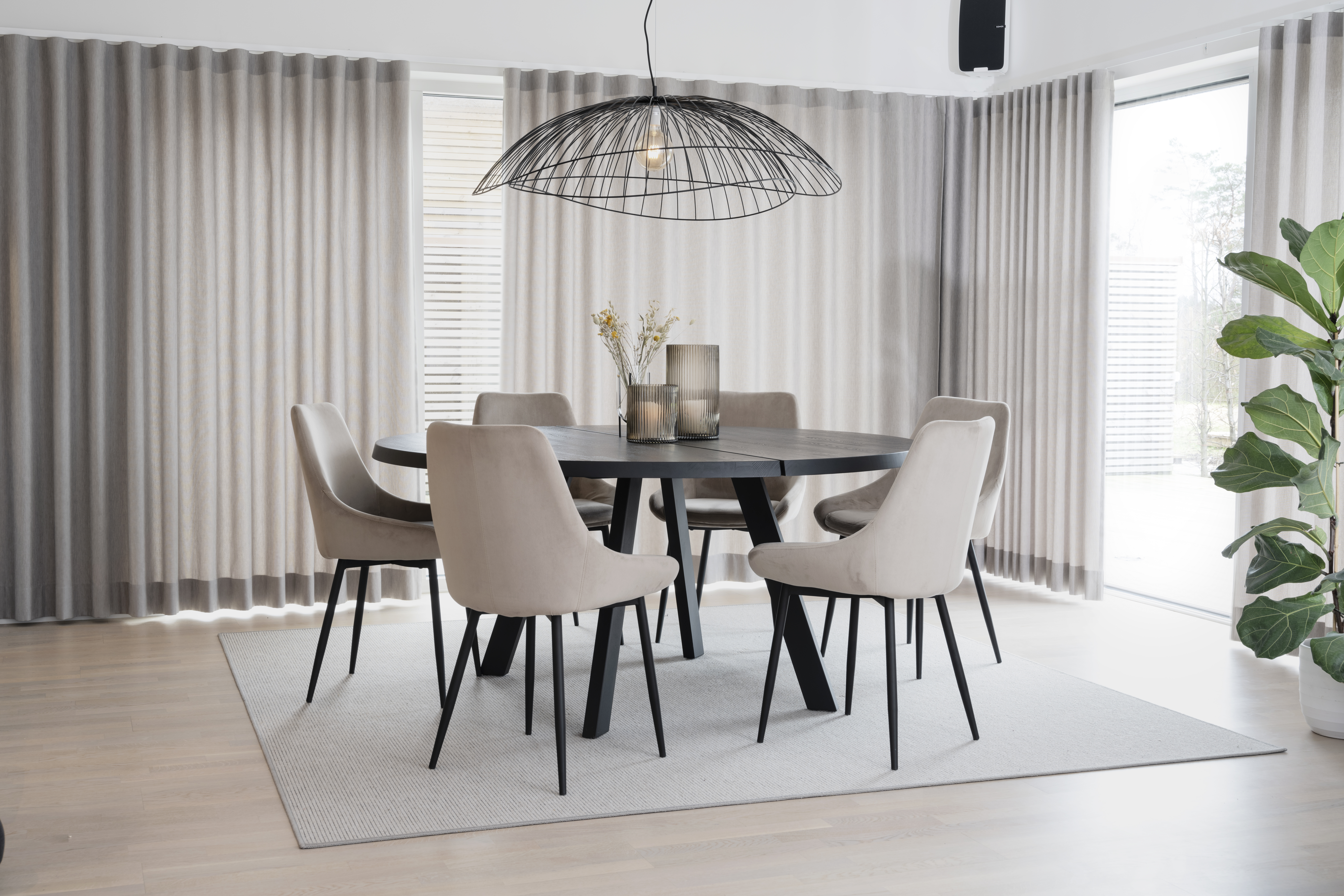 Rowico dining table FRED