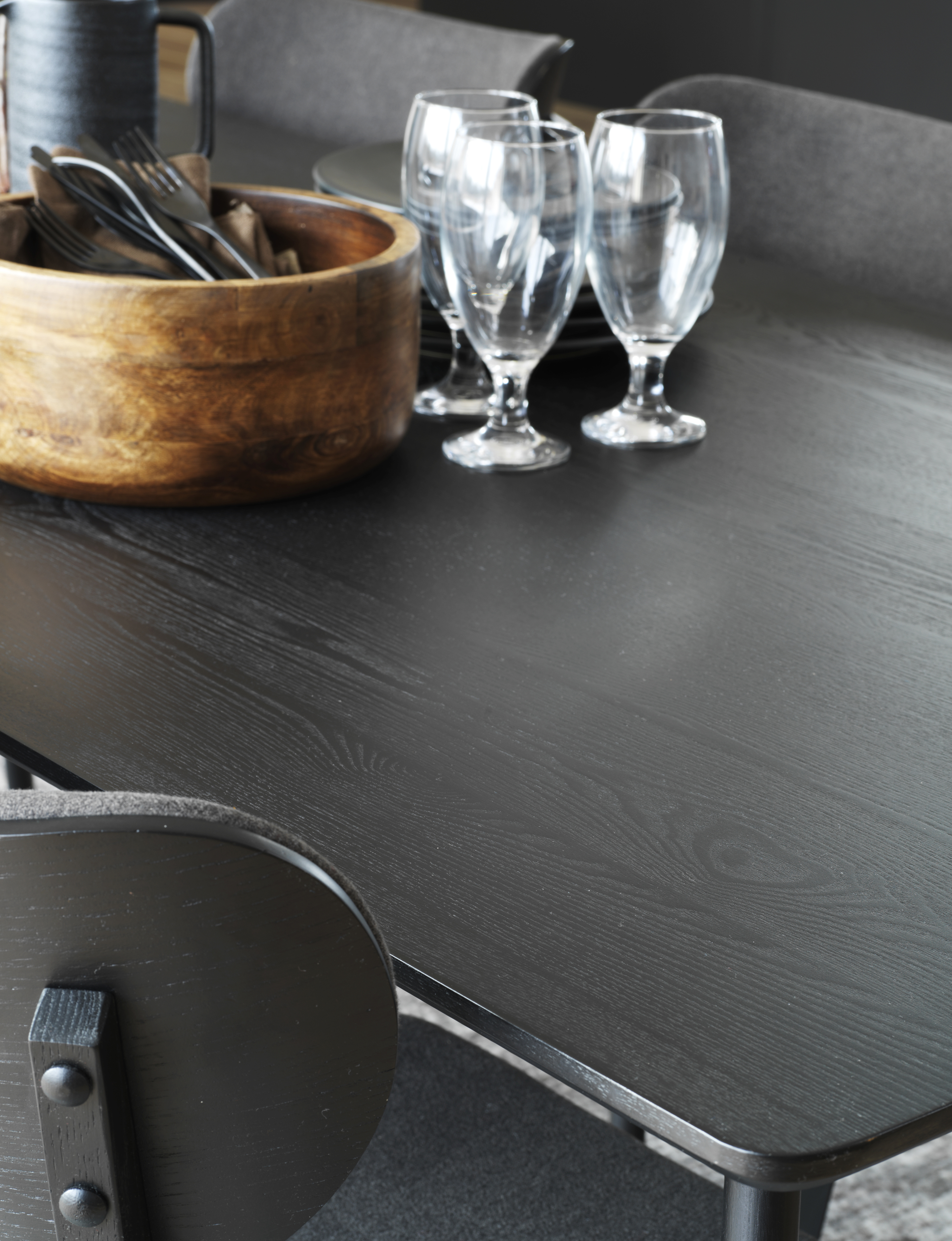 Rowico dining table YUMI