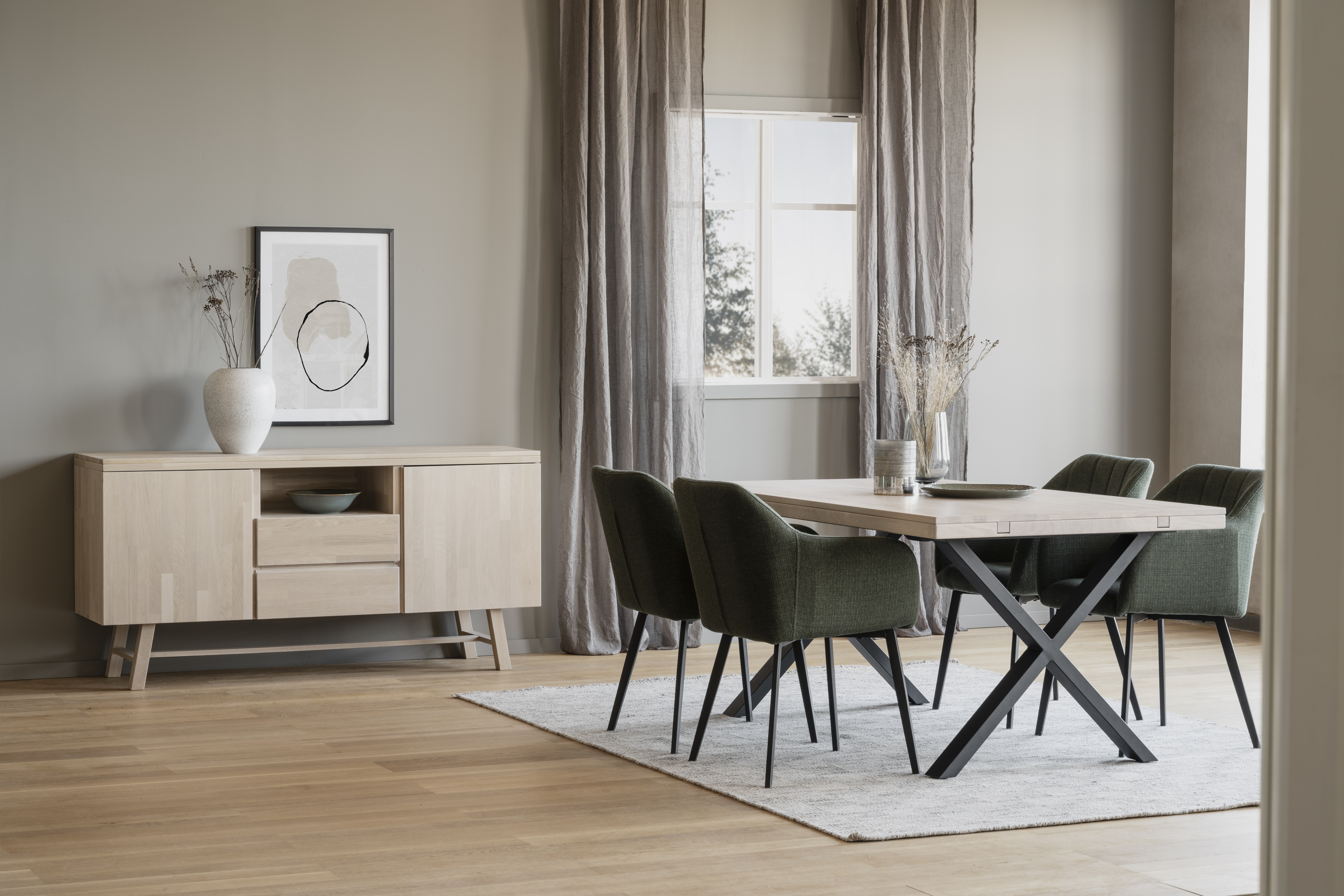 Rowico dining table BROOKLYN