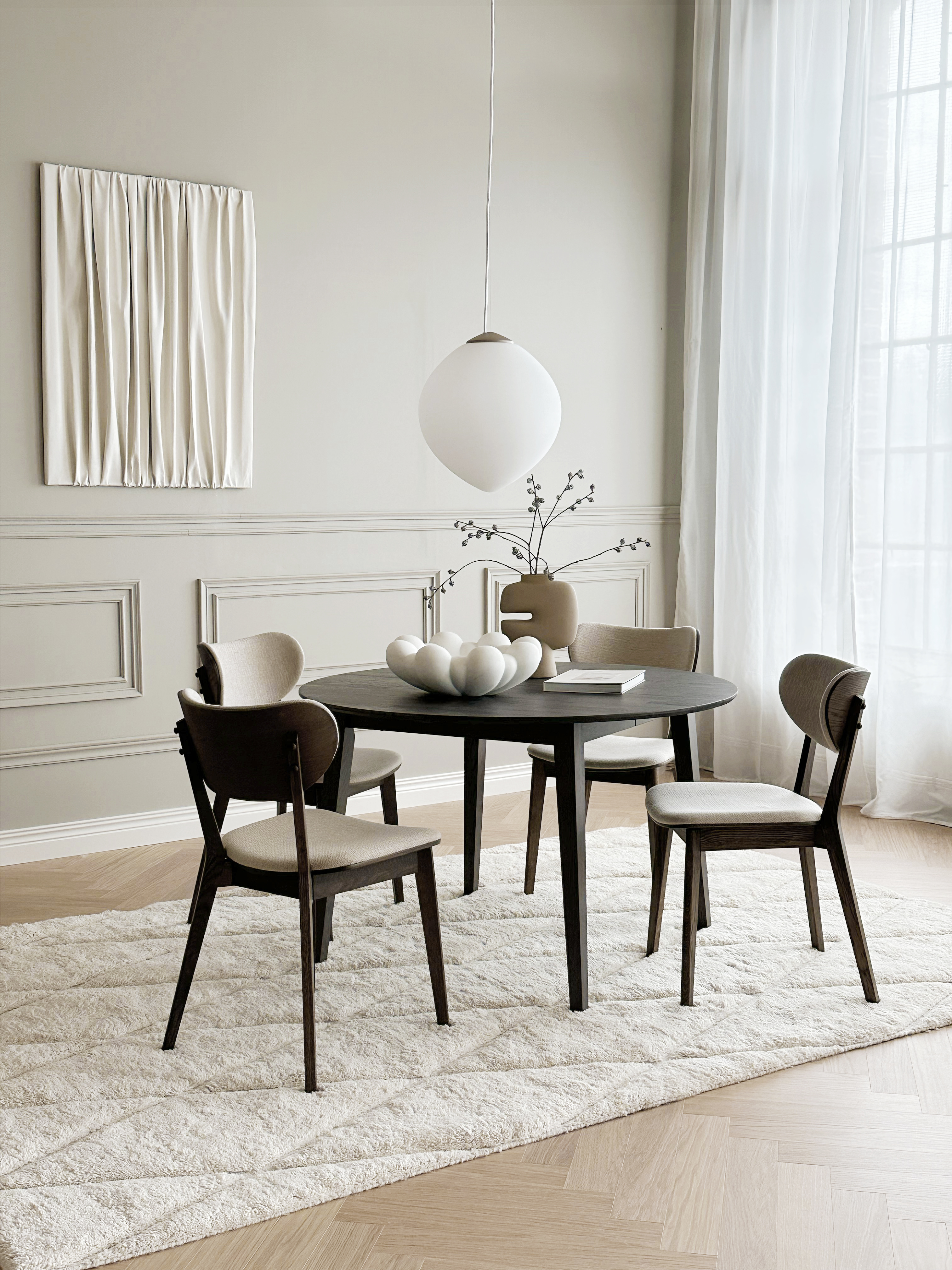 Rowico dining table FILIPPA