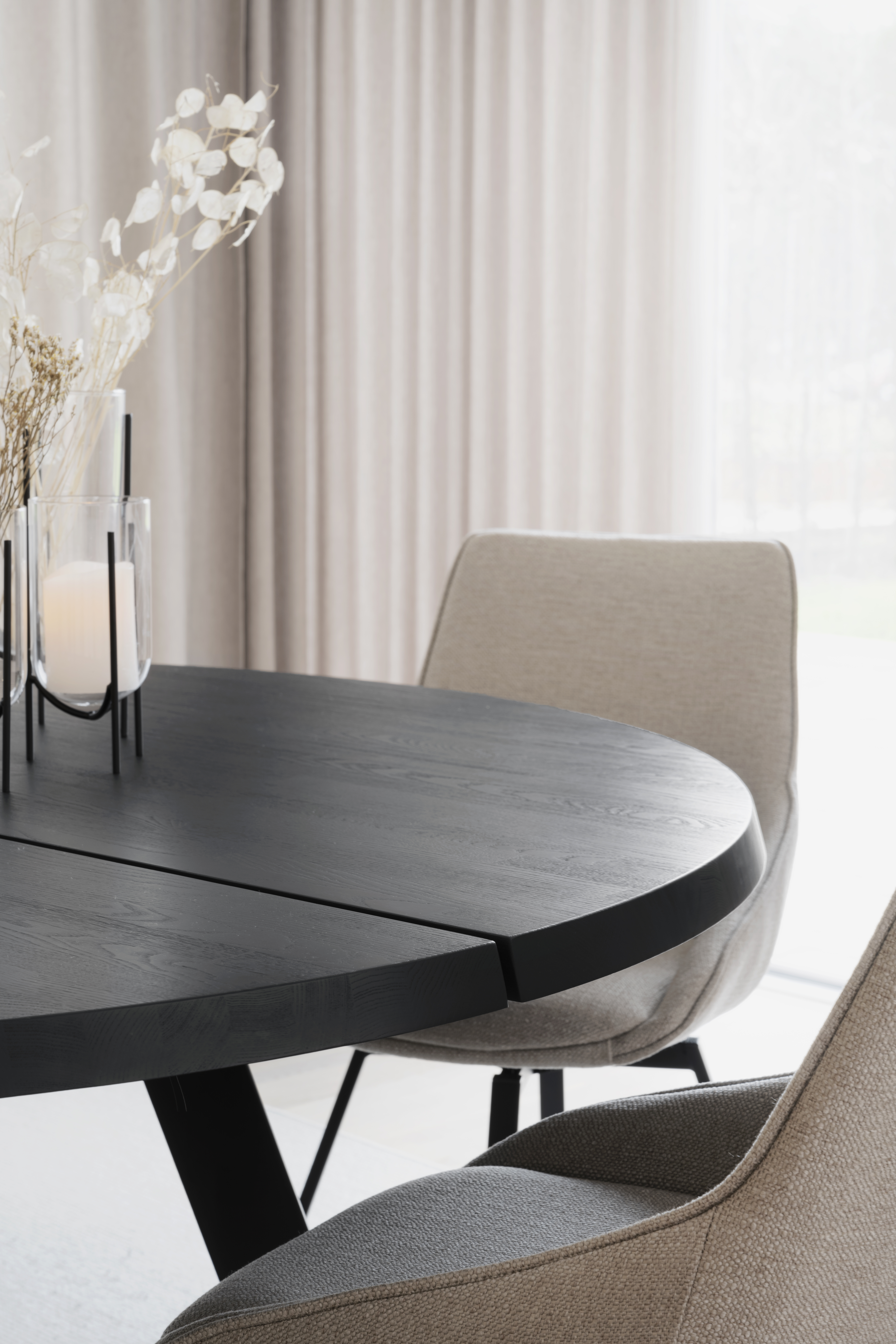 Rowico dining table FRED