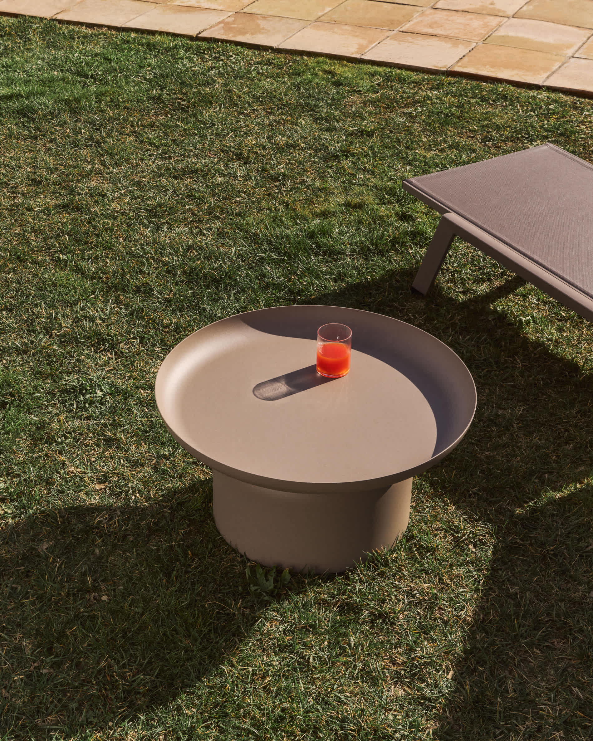 KAVE HOME Coffee table Outdoor ARCOLA