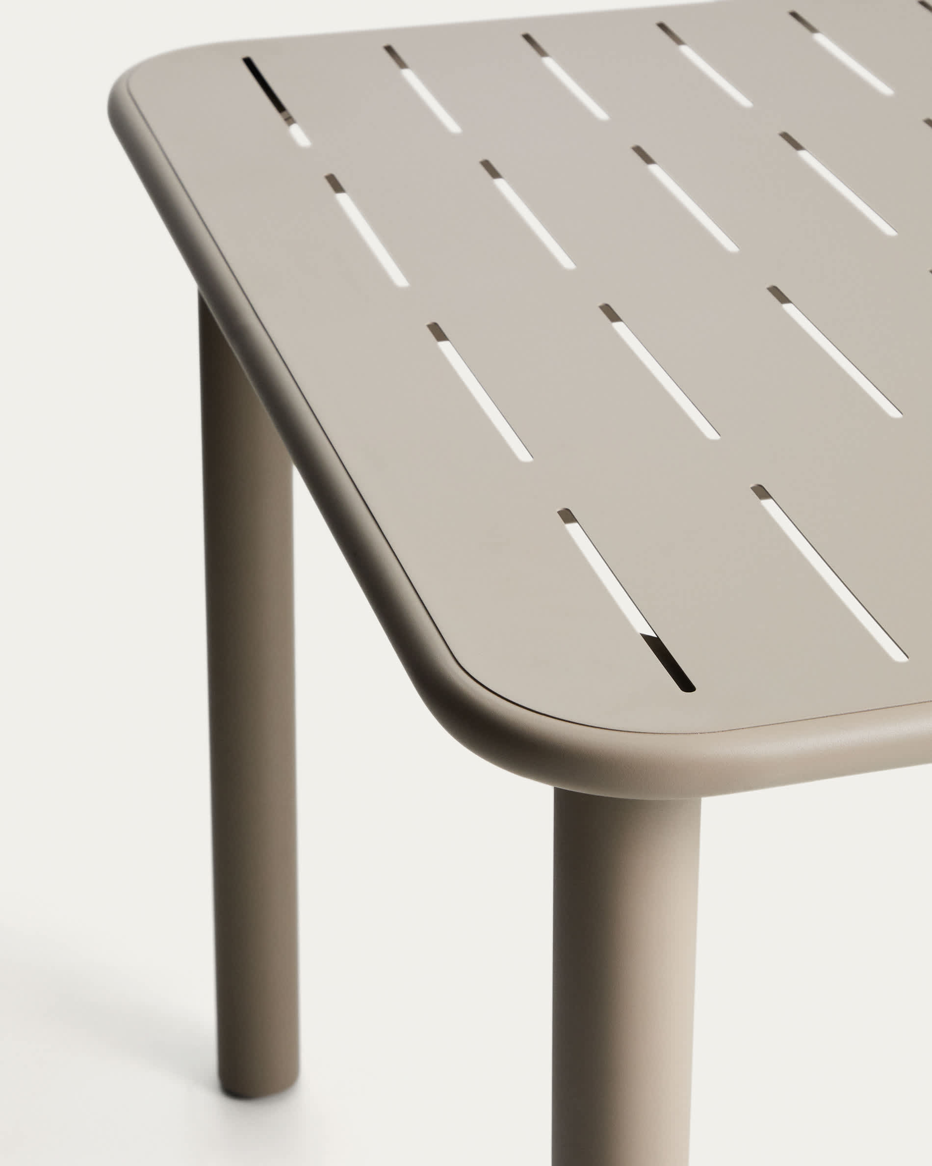 KAVE HOME Table de jardin BRAI