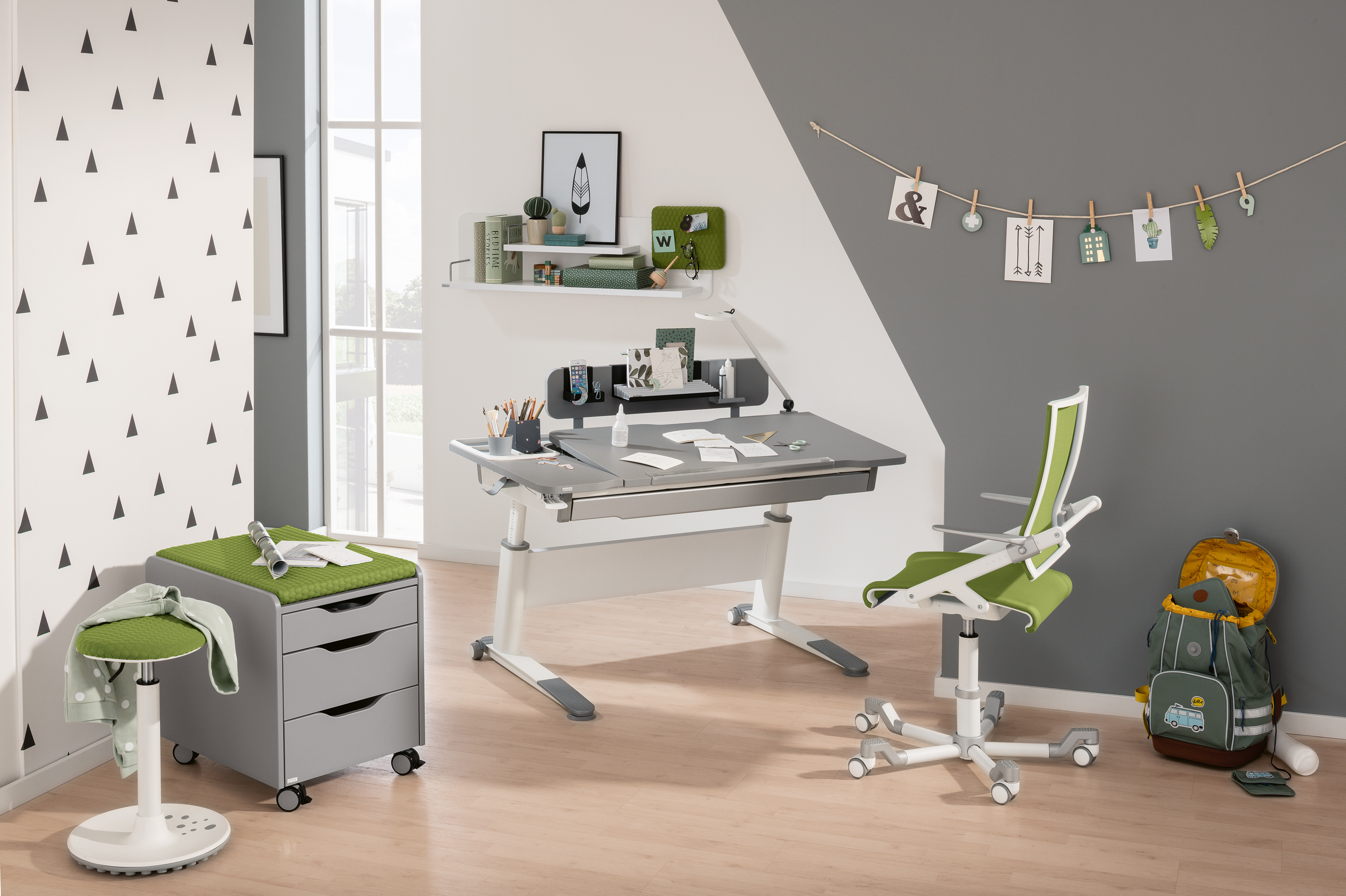 Paidi standing/seating stool SWIFTY