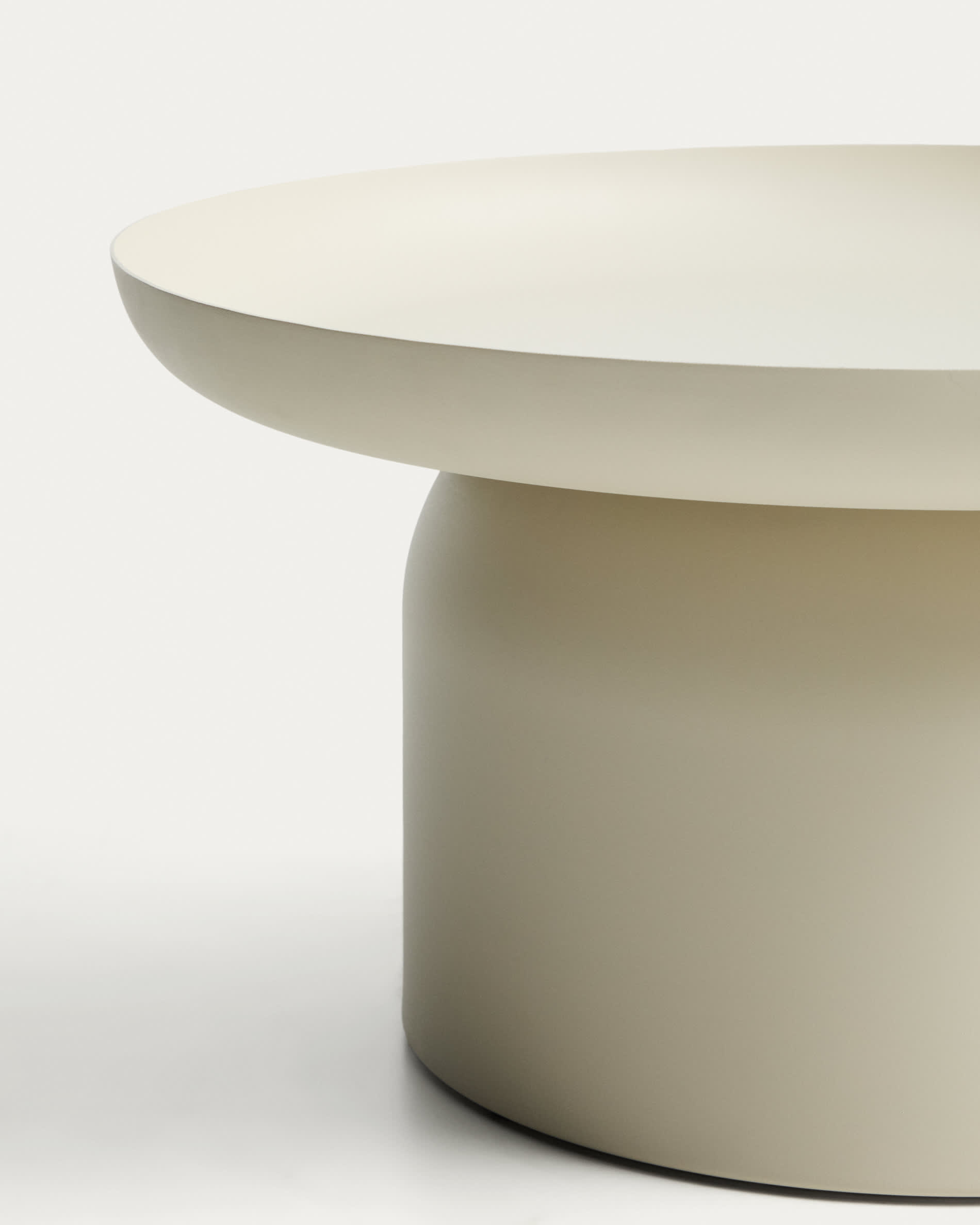 KAVE HOME Coffee table Outdoor ARCOLA