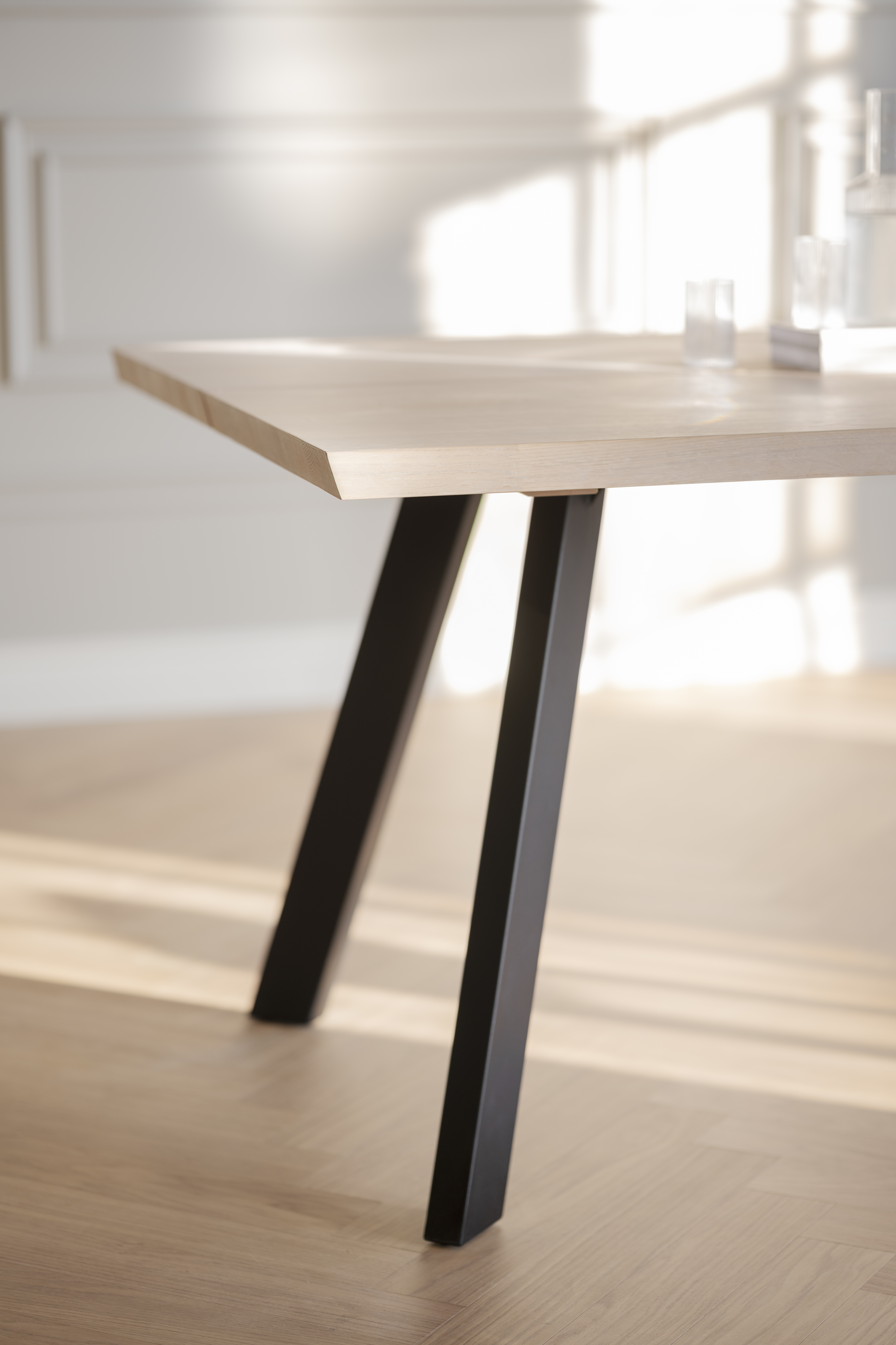 Rowico dining table FRED