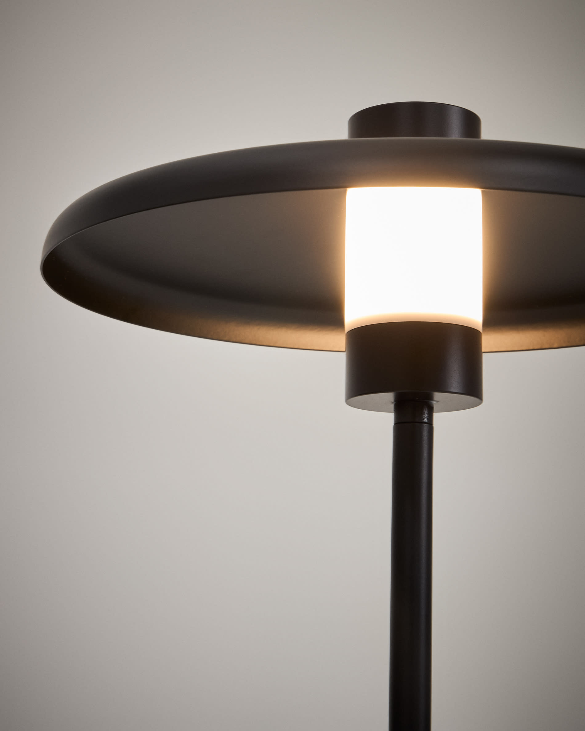 KAVE HOME Lampadaire NUVIRA
